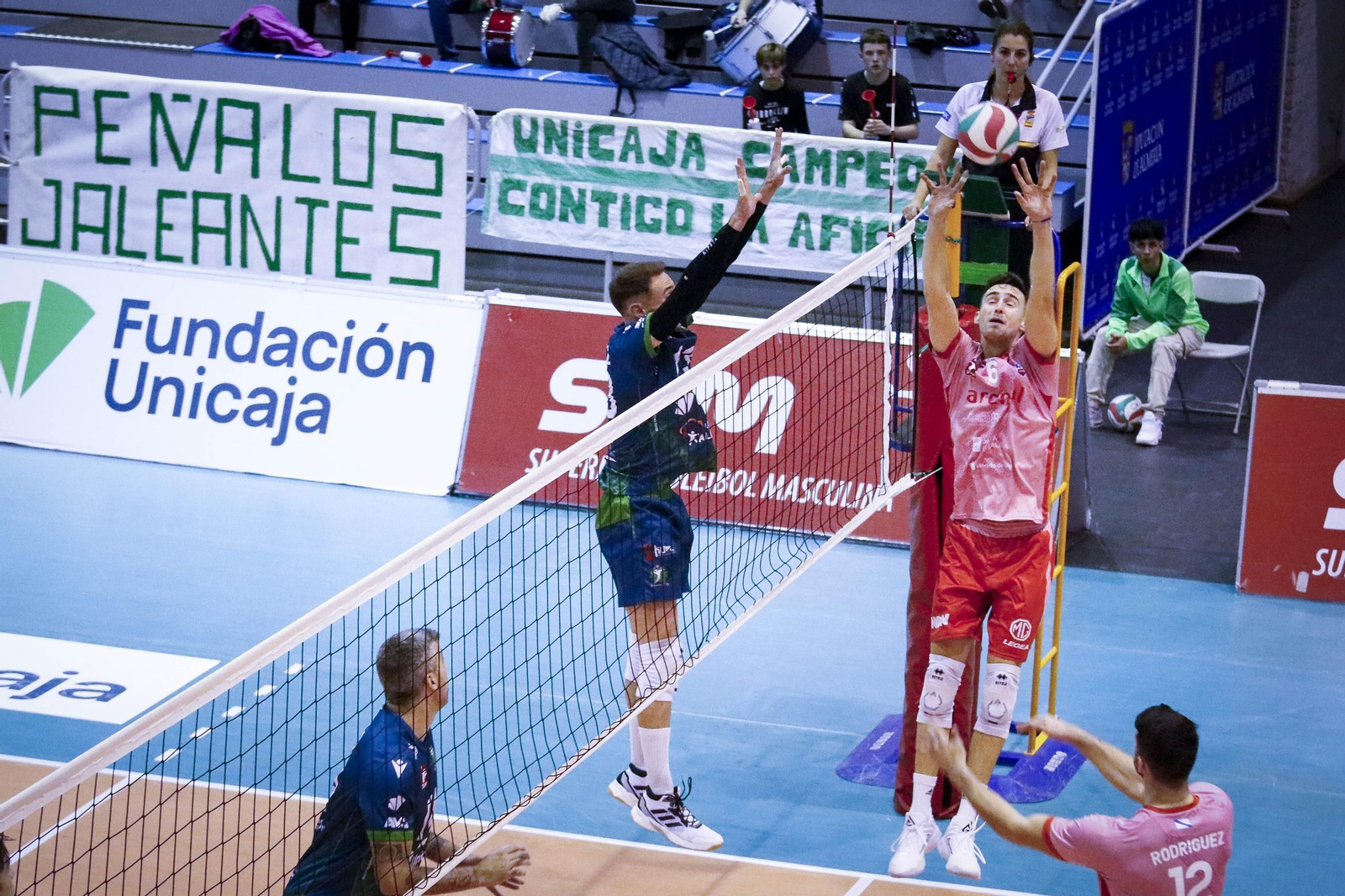 Unicaja Costa de Almería-Arenal Emeve de la Superliga, en imágenes