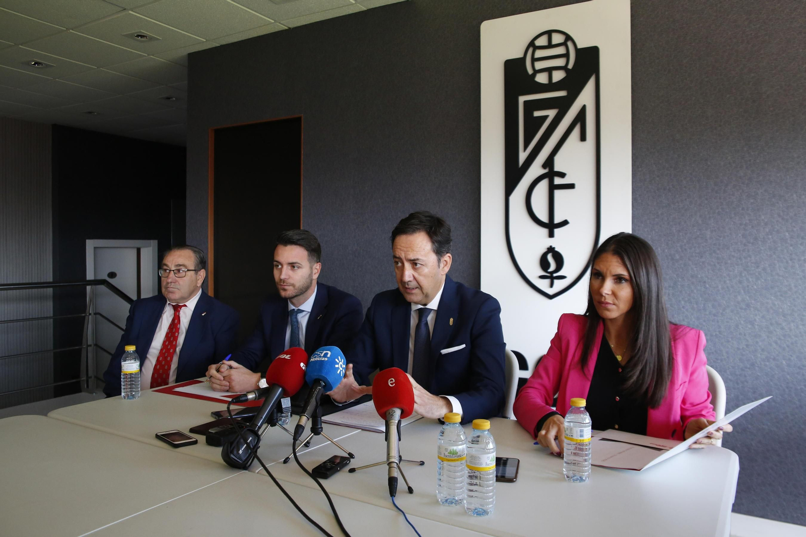 Pepe Macanás, Fran Sánchez, Antonio Fernández Monterrubio y Paula de la Peña son las cabezas visibles en el día a día del Granada CF.