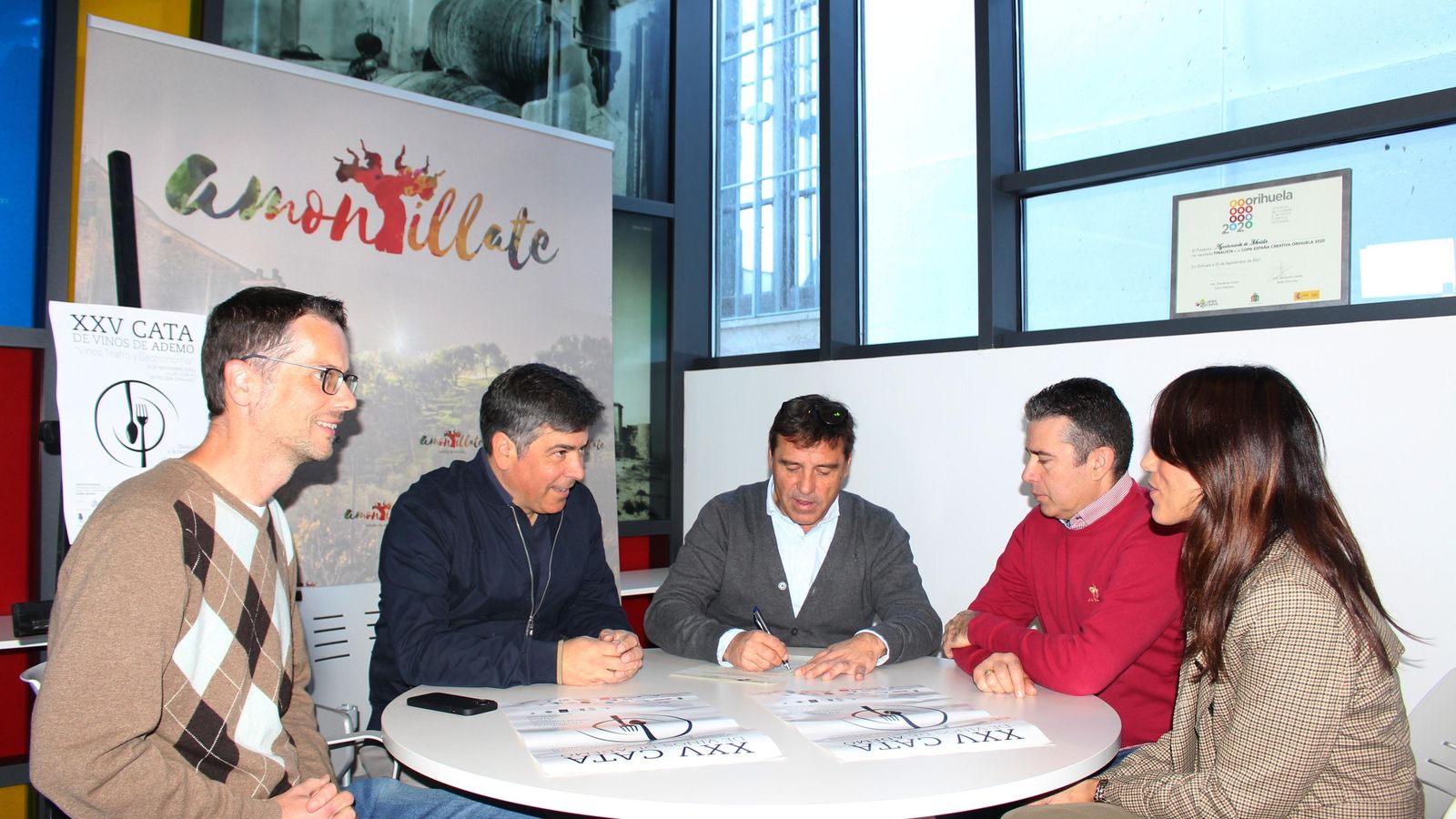 Firma del convenio entre Ademo y el Ayuntamiento de Montilla.