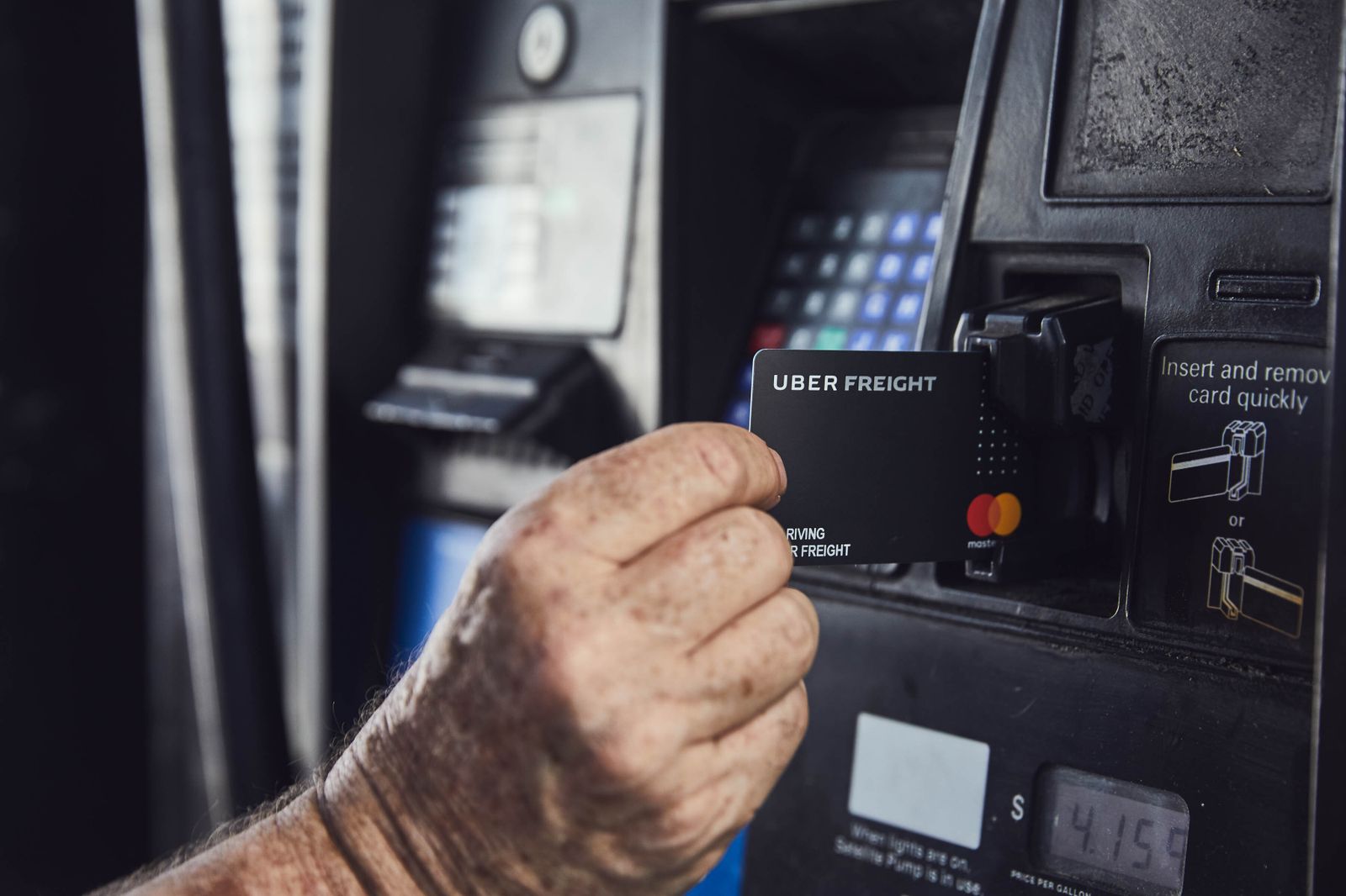 Repostando con UBER Freight.