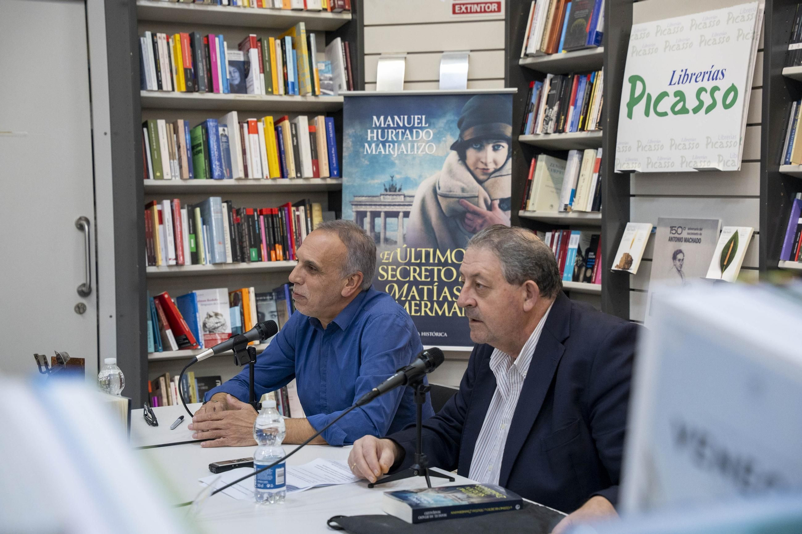 La presentación en Almería de la novela escrita por Manuel Hurtado, en imágenes