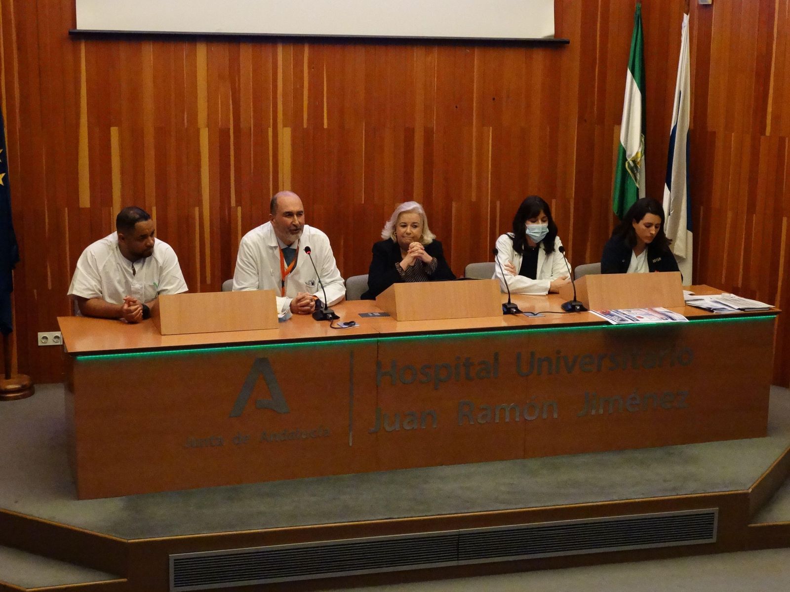 Fotografías de la presentación en el Hospital Juan Ramón Jiménez de la nueva escuela de ictus