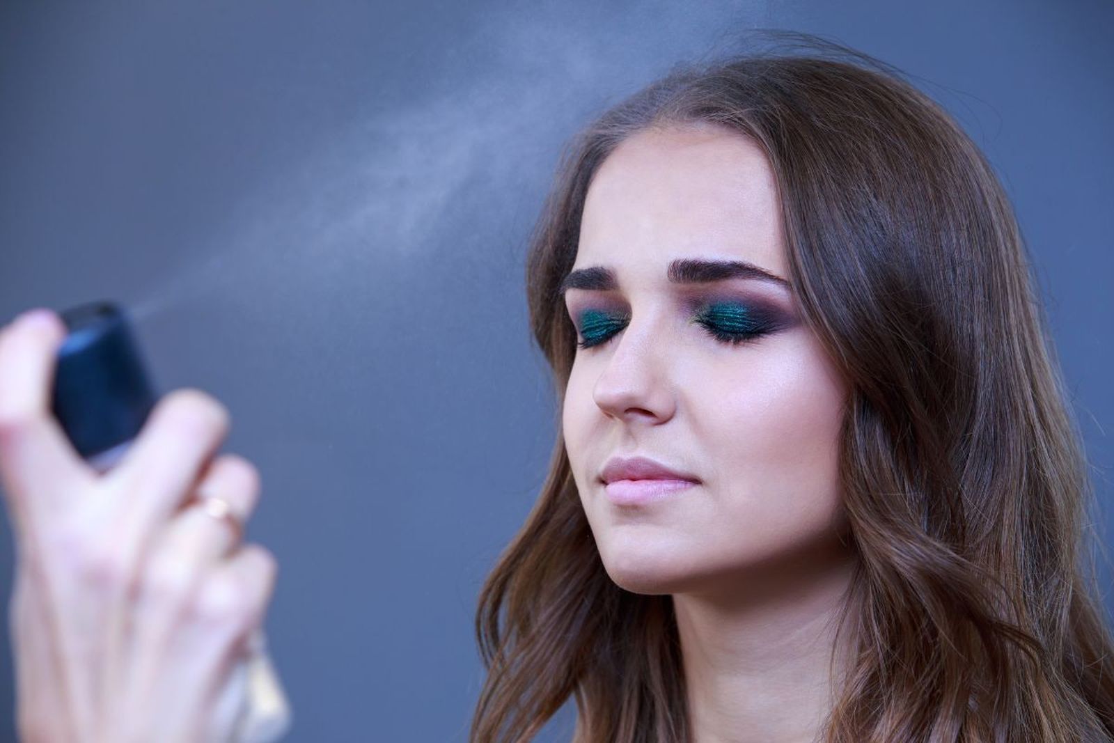 El fijador de maquillaje más viral de Urban Decay ¡ahora cuesta solo 20 euros en Miravia!