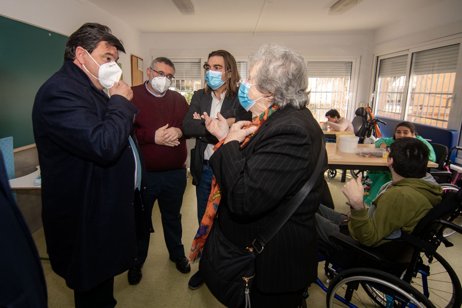 Visita del alcalde, Gabriel Cruz, a ASPACEHU