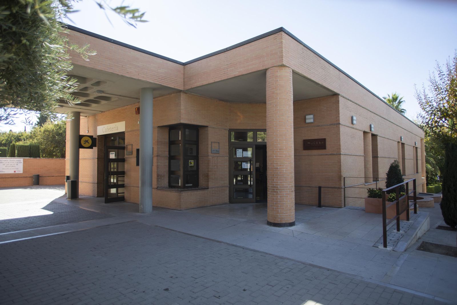 Rechazado el intento de la empresa del cementerio de Granada de subir las tarifas y poner un canon de 80 euros por el uso de EPIs