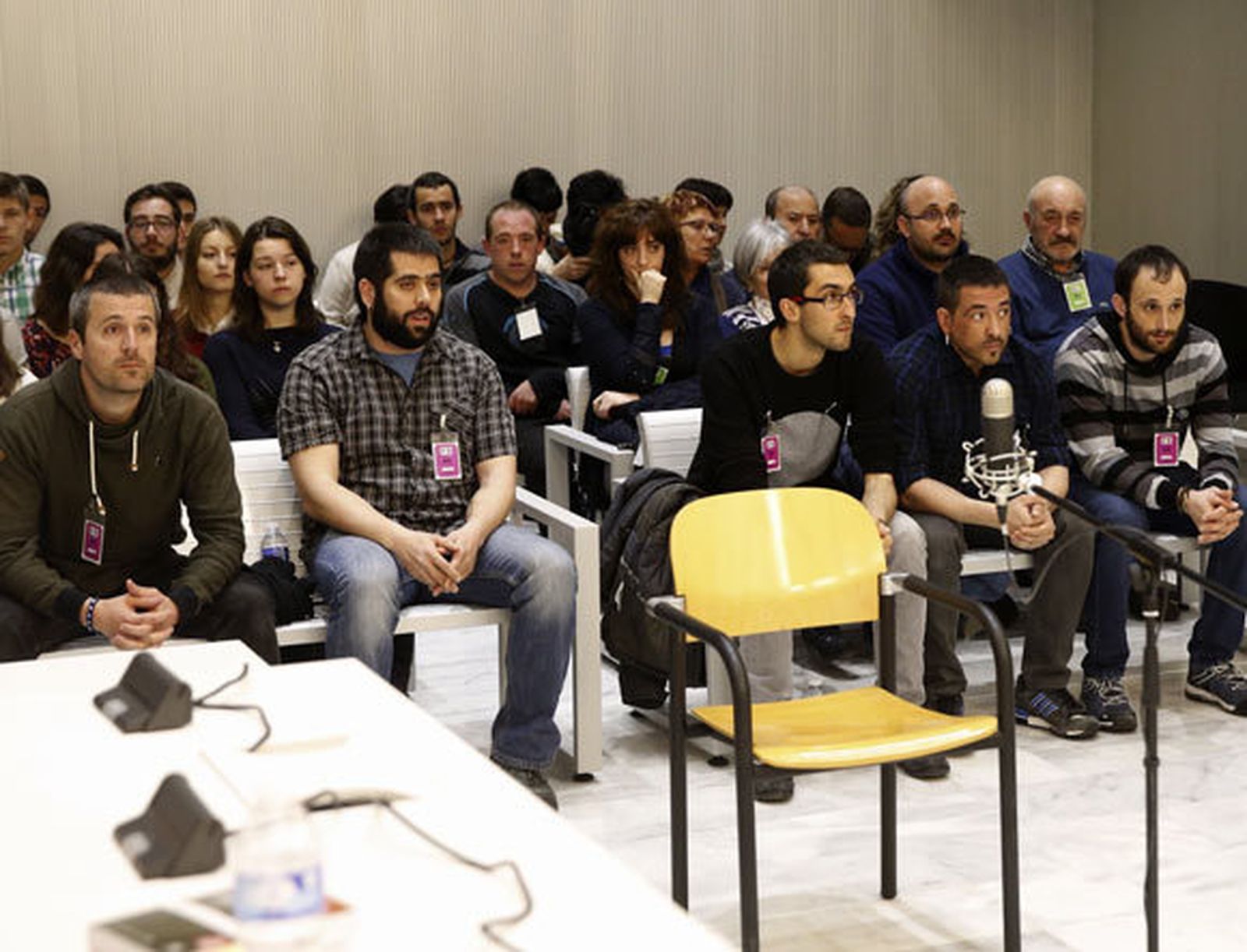 Cinco miembros de EKIN en Navarra se libran de la cárcel al renunciar a la violencia
