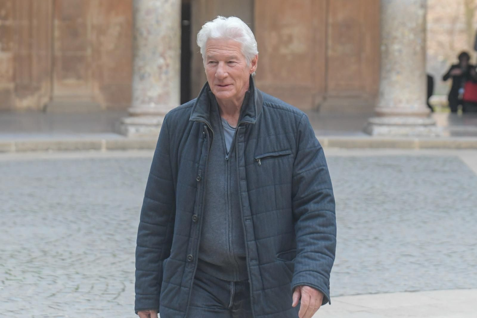 Así ha sido la llegada de Richard Gere al Palacio Carlos V de Granada