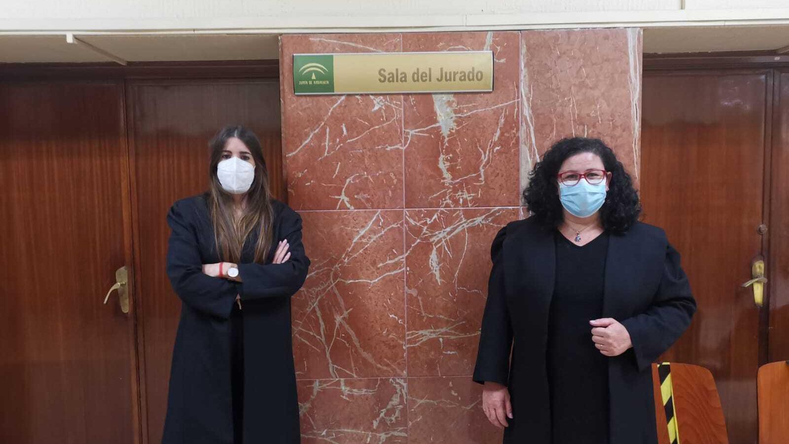 Las abogadas Laura Martínez Rubia (acusación) y María del Carmen Giménez (defensa).