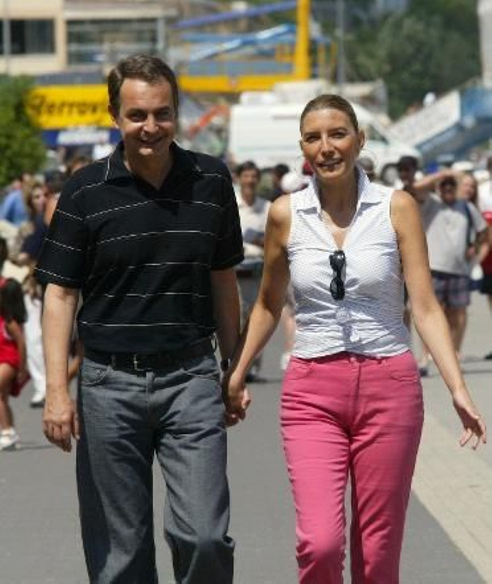 Zapatero no cogerá vacaciones para analizar la crisis