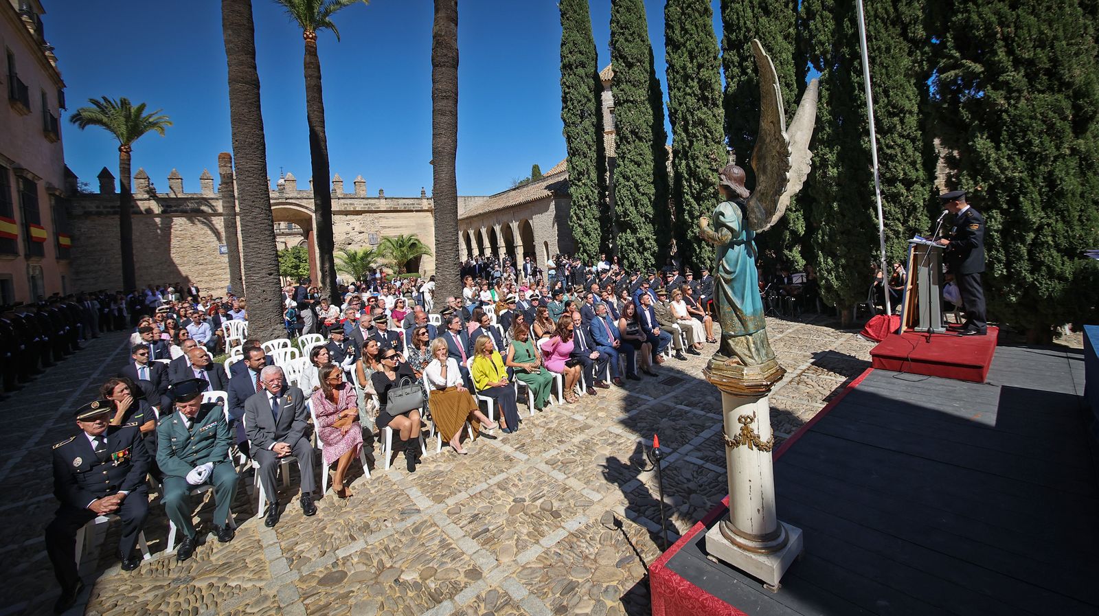Emotivo acto por el Día de la Policía Nacional celebrado en Jerez