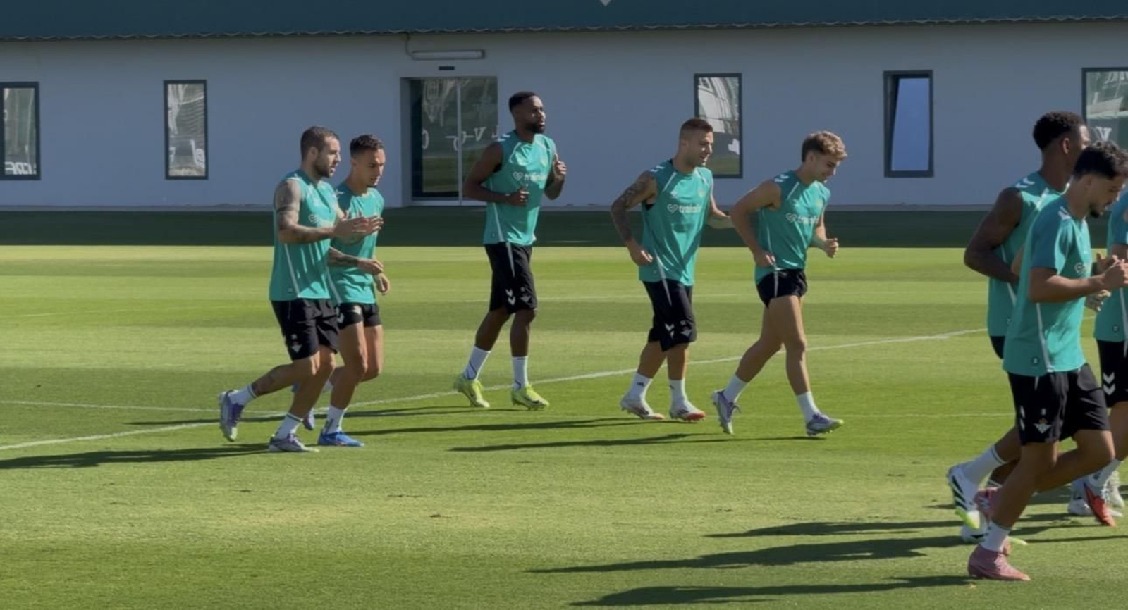 Aitor Ruibal vuelve al grupo tras superar su lesión