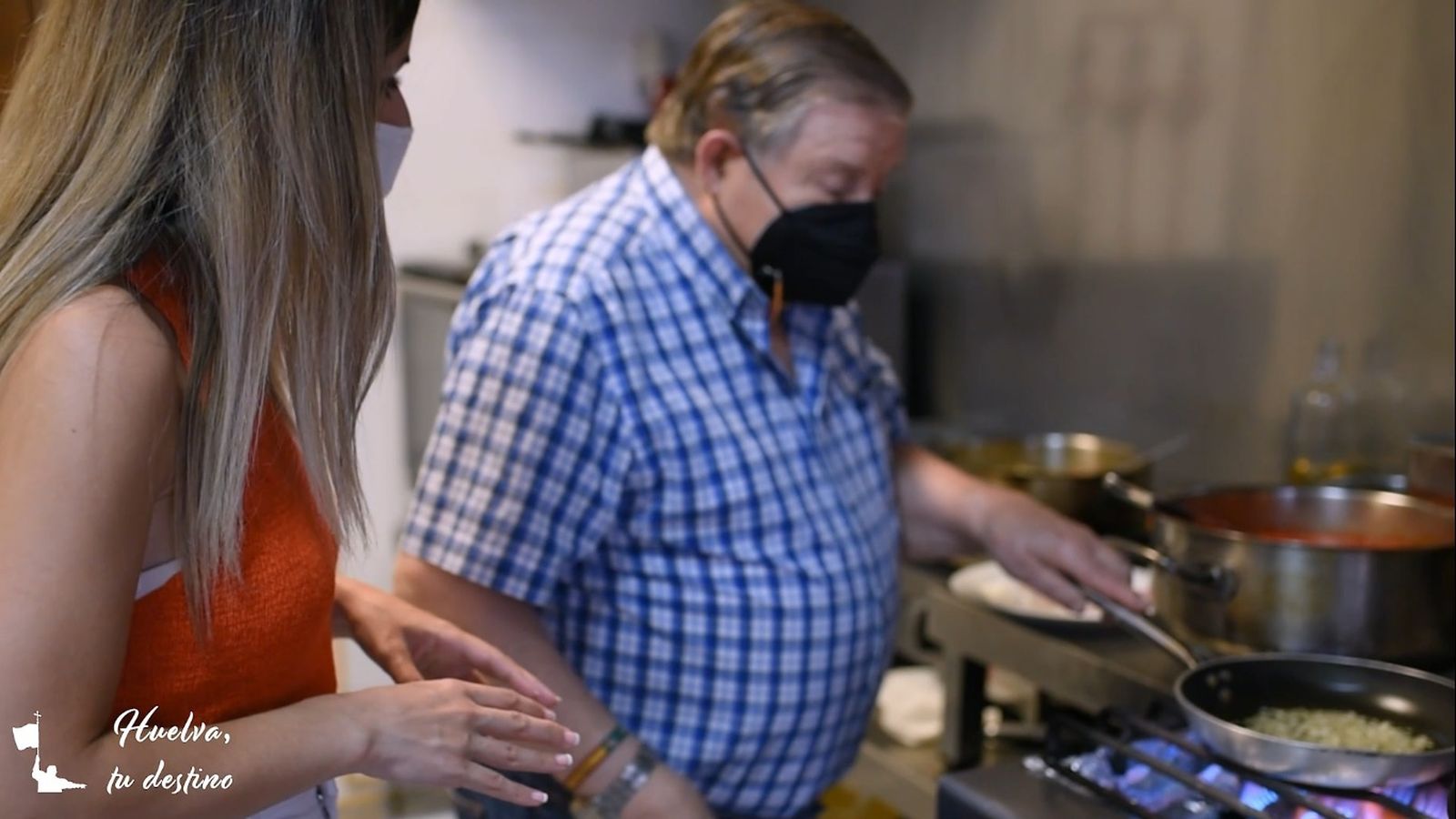 María Fernández junto a Rosendo Martín, propietario del restaurante El Tamborilero