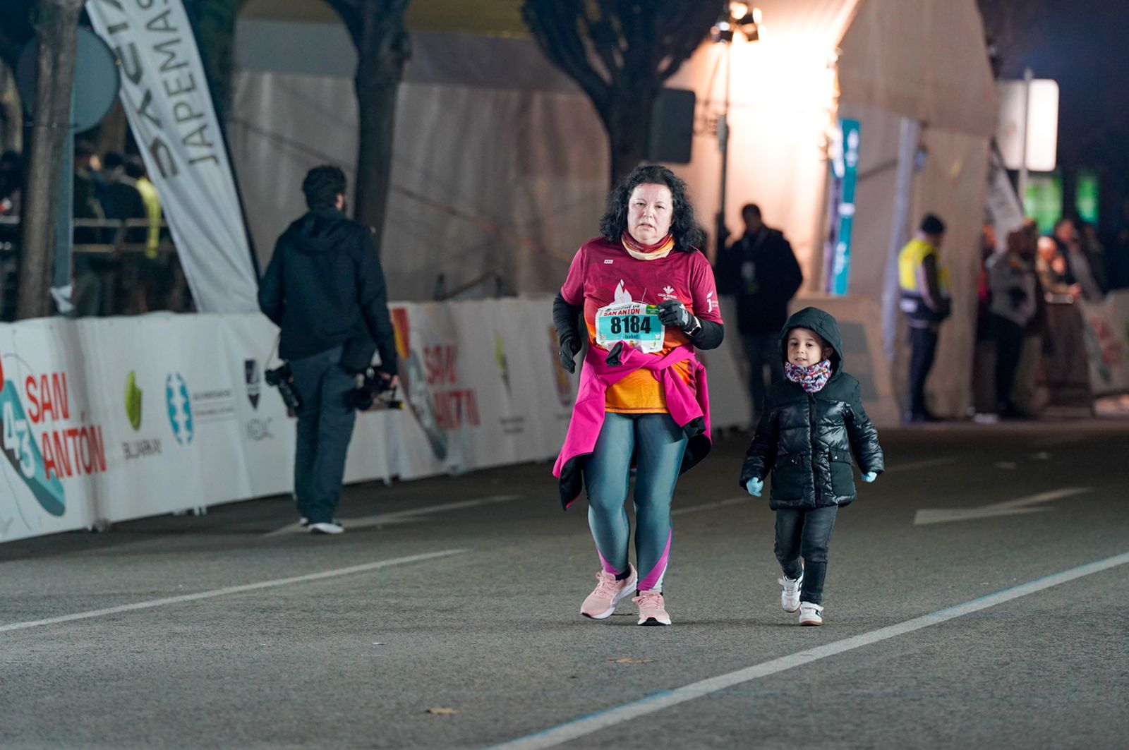 En imágenes: búscate en tu llegada a meta de la Carrera de San Antón 2026 (5)