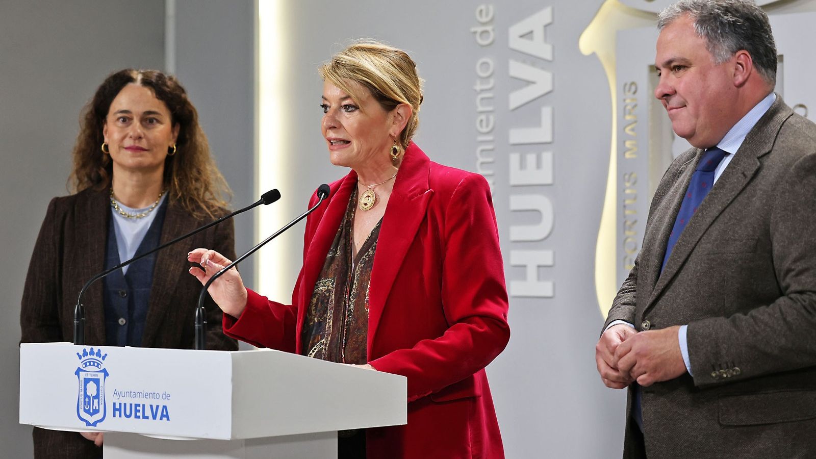 Adela de Mora, Pilar Miranda y Juan Carlos Duarte este viernes en rueda de prensa.