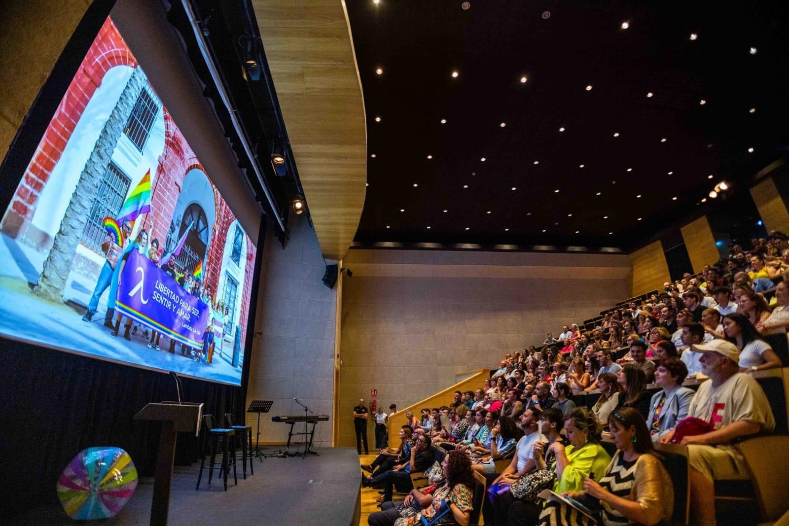 Gala de entrega de premios del certamen de cortos Sanfer Short: Pride Edition, en San Fernando.