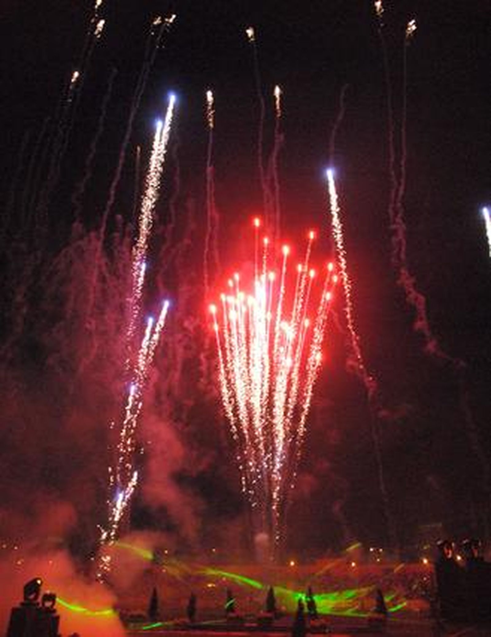 Luz y color en Bahía Sur en la ceremonia de apertura de los XIV Juegos Iberoamericanos San Fernando 2010. 

Foto: Elias Pimentel y Joaquin Pino