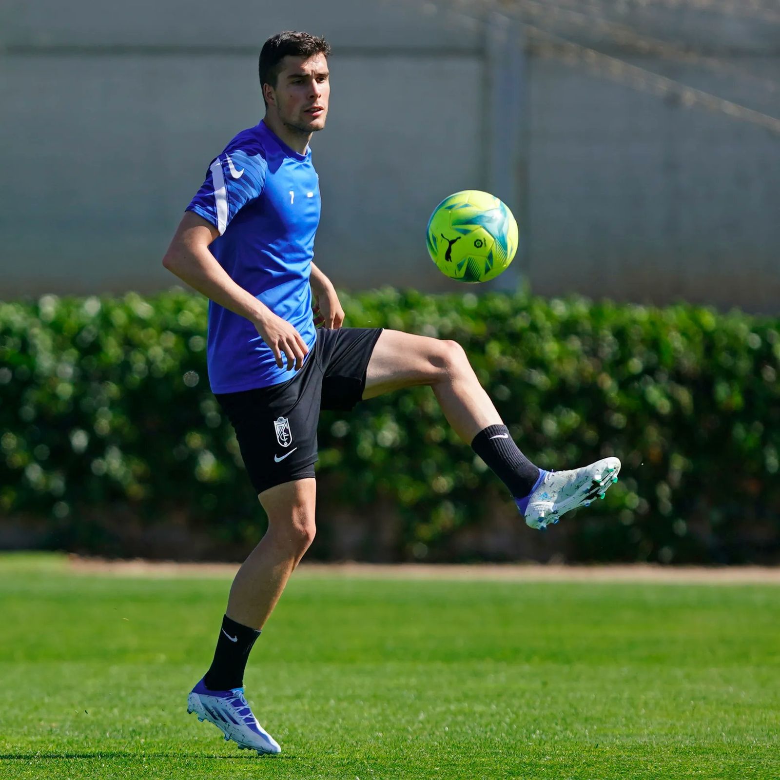 Alberto Soro, en un entrenamiento del Granada CF