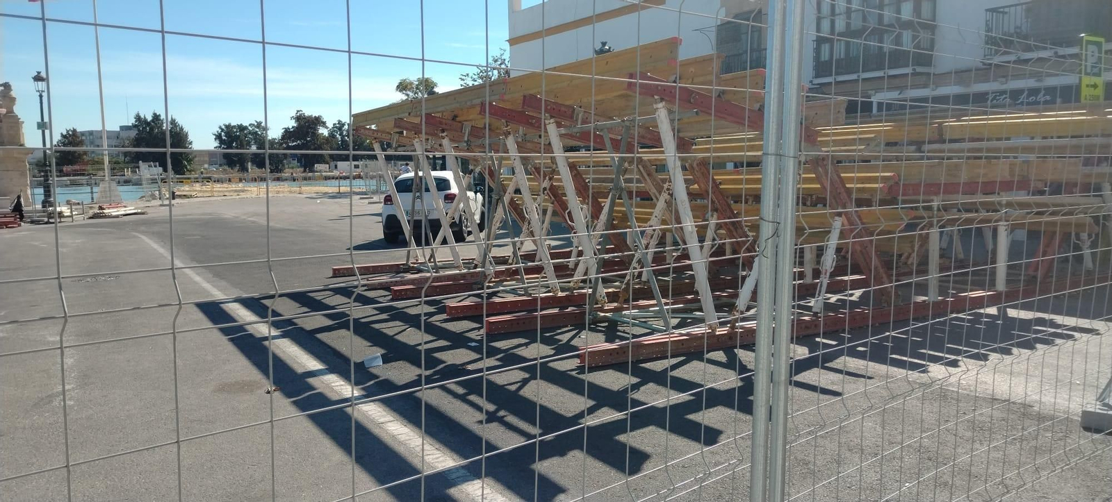 La estructura que se encuentra en la plaza de Las Galeras.