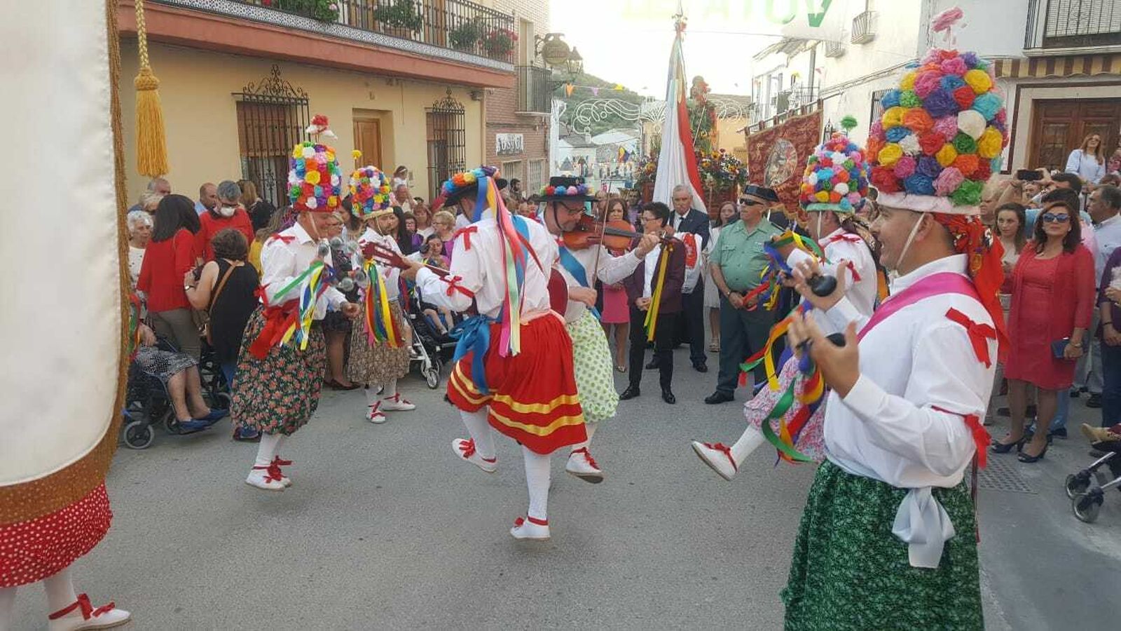 Fuente Tójar celebra San Isidro entre danzas