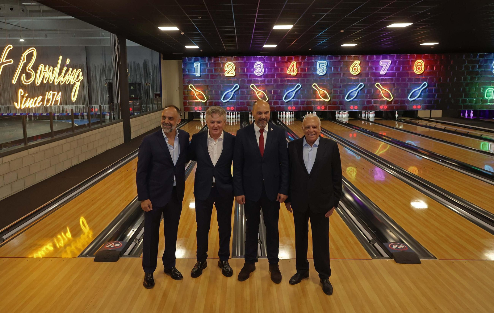 Fotos de la inauguración de Mega Ozone Bowling en Los Barrios