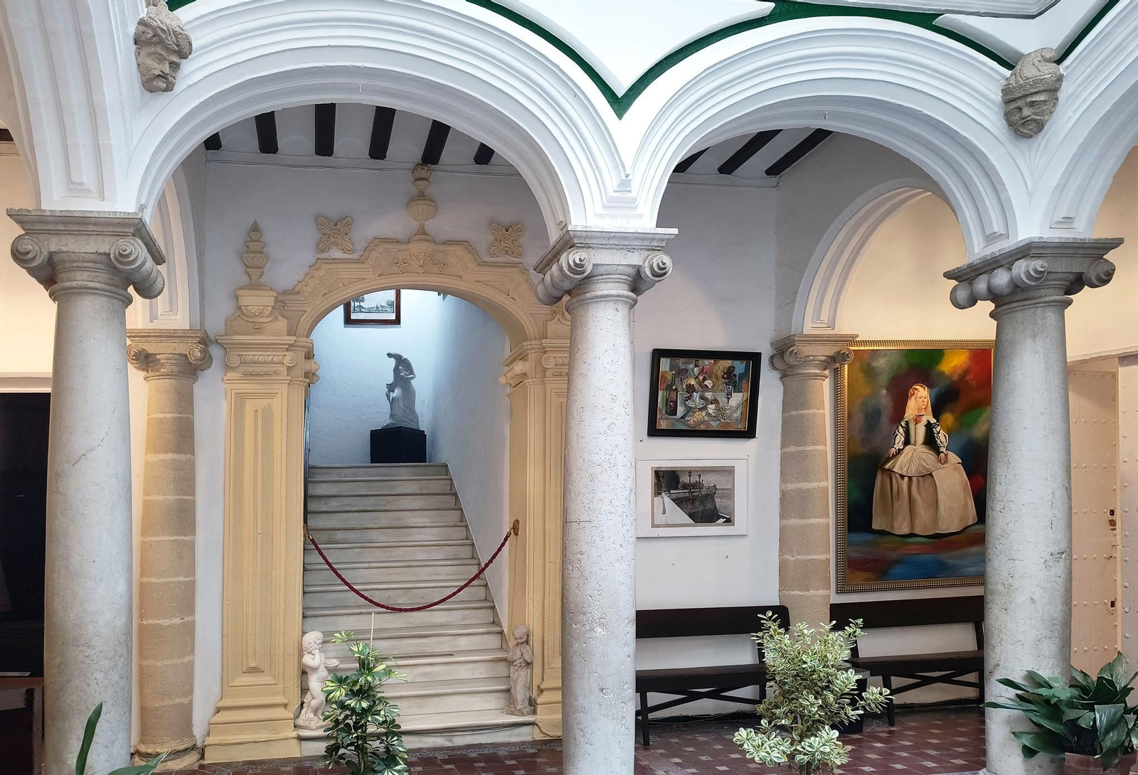 Una imagen del patio de la sede de la Academia, en la calle Pagador, 1.