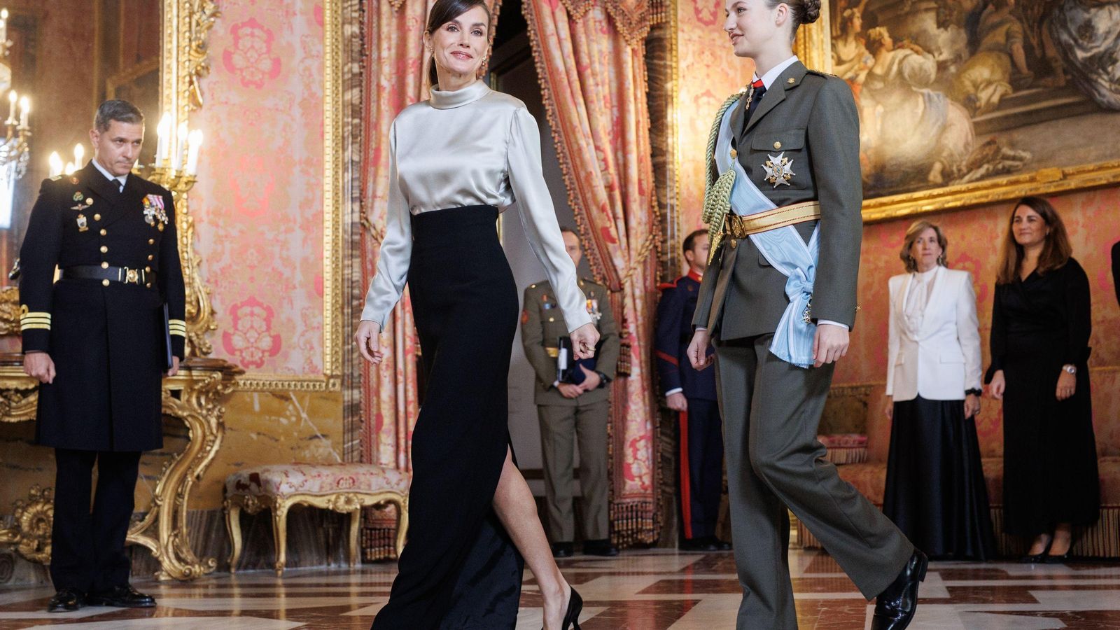 Leonor, con la reina Letizia Leonor, con la reina Letizia