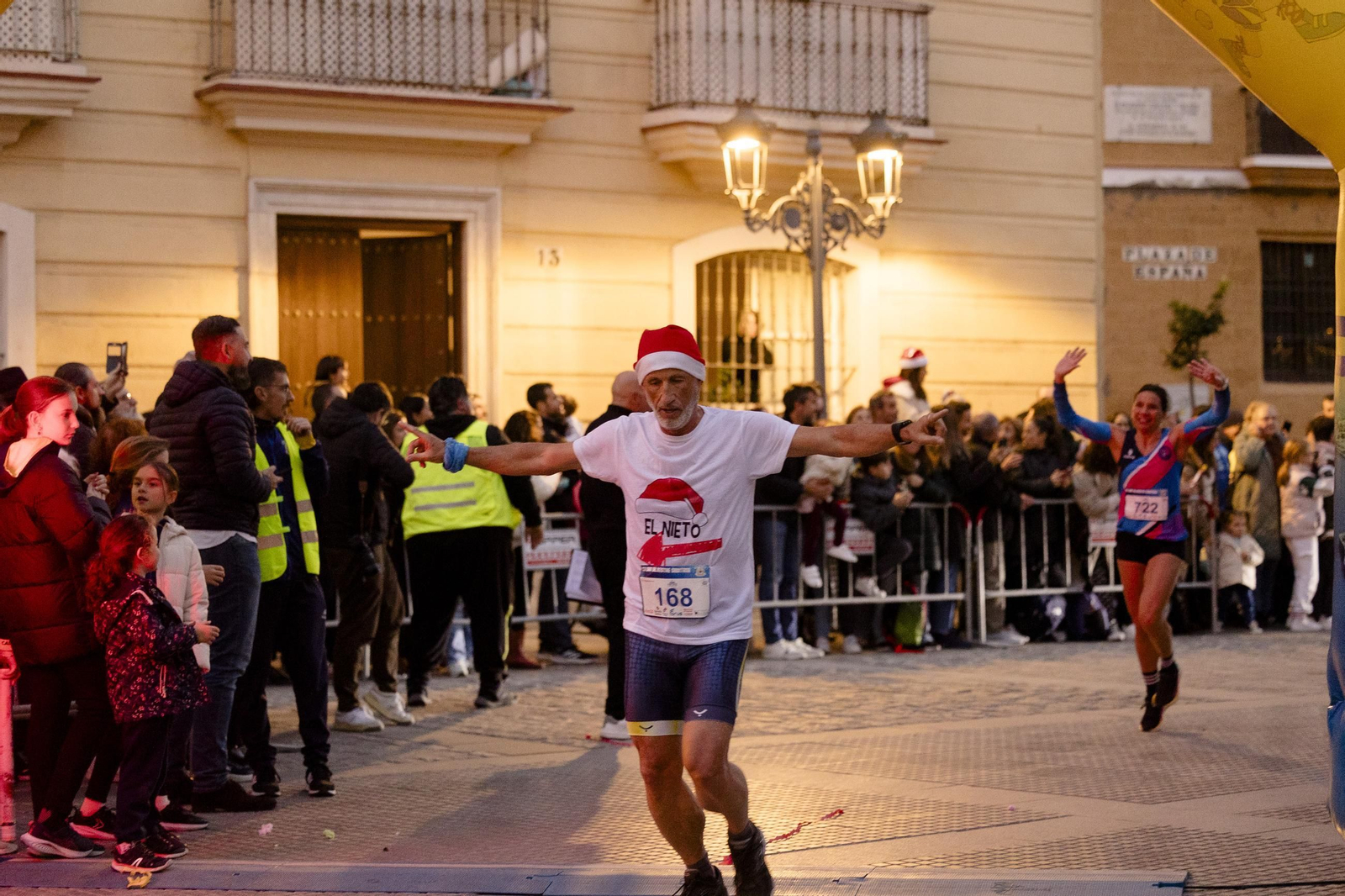 Las mejores imágenes de la carrera popular San Silvestre Gaditana 2024