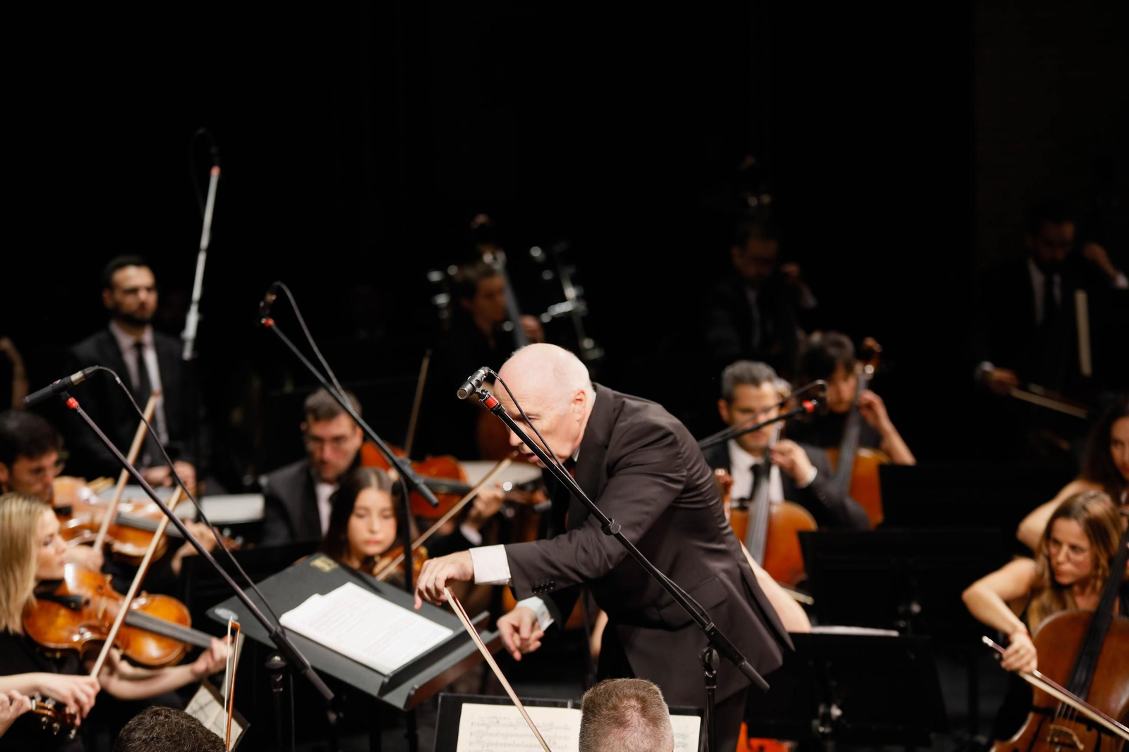 Imágenes de la novena Beethoven interpretado por la OCAL y Orfeón para Cajamar