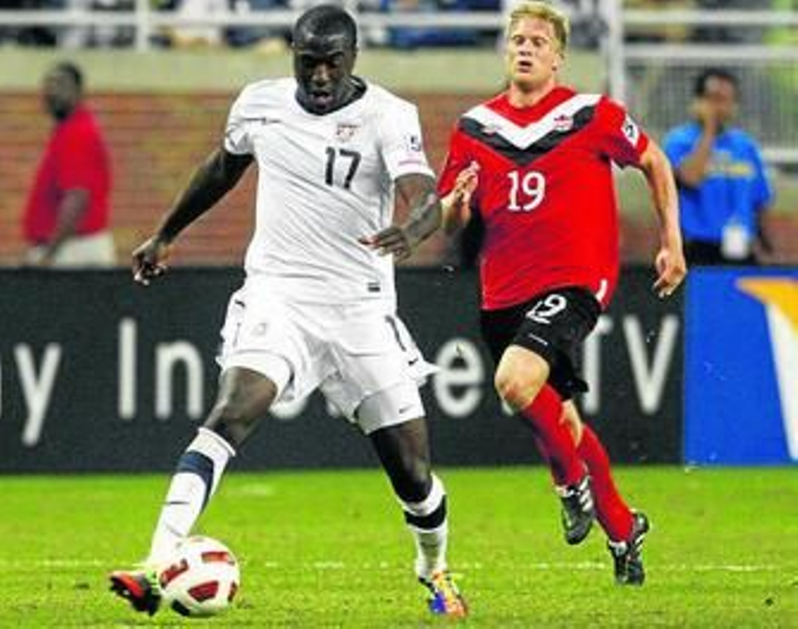 El Villarreal ofrece la cesión del delantero Altidore