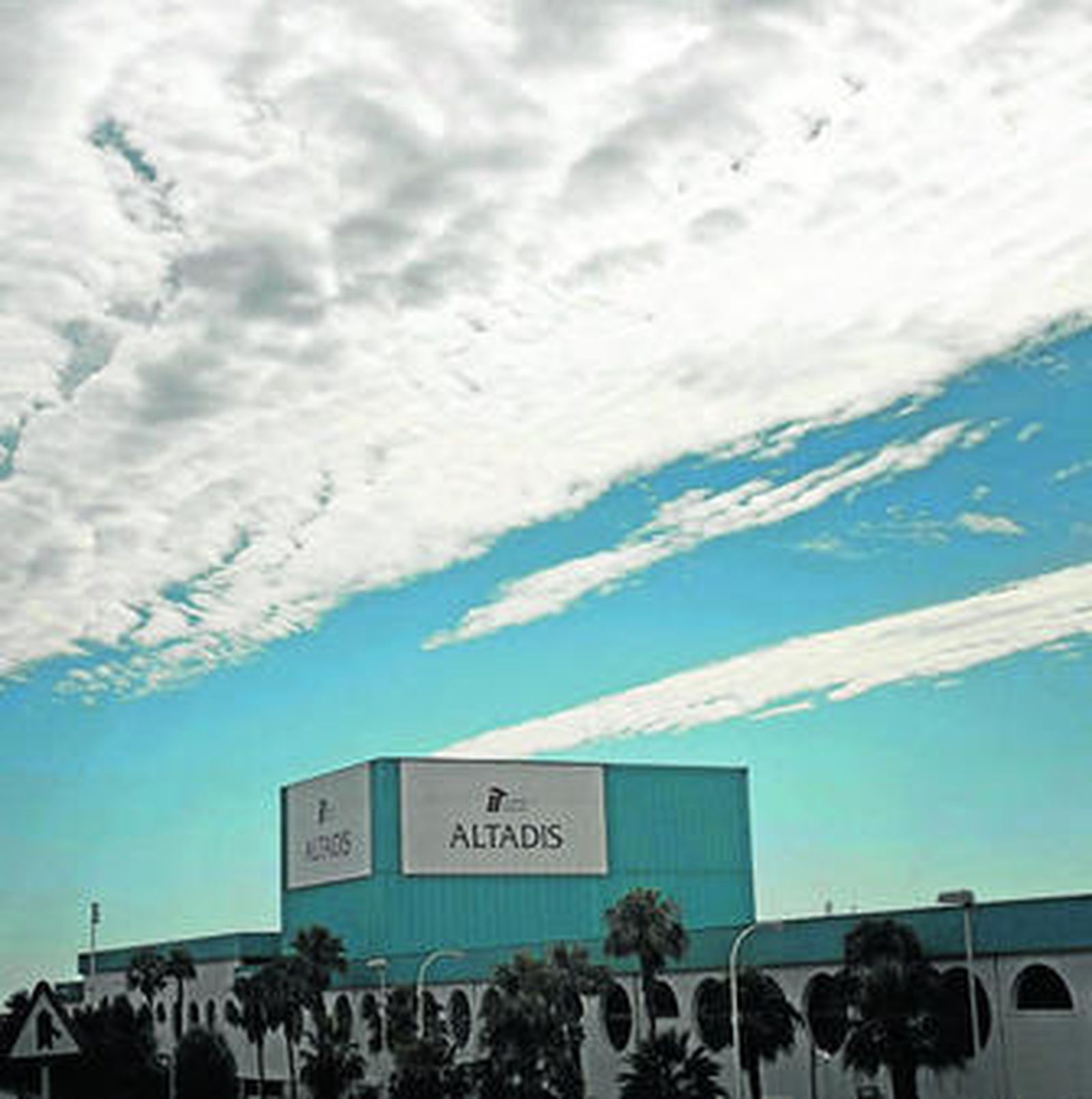 El edificio del complejo tabaquero de Cádiz.