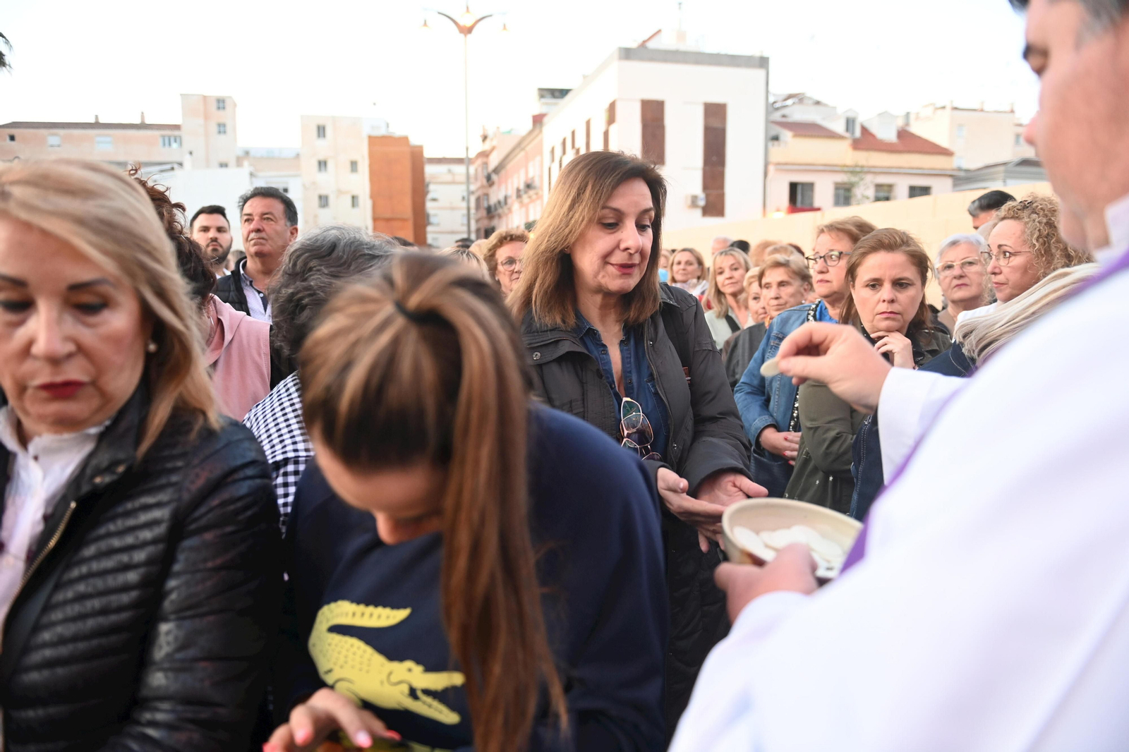 La misa del alba y el traslado del Cautivo, en fotos