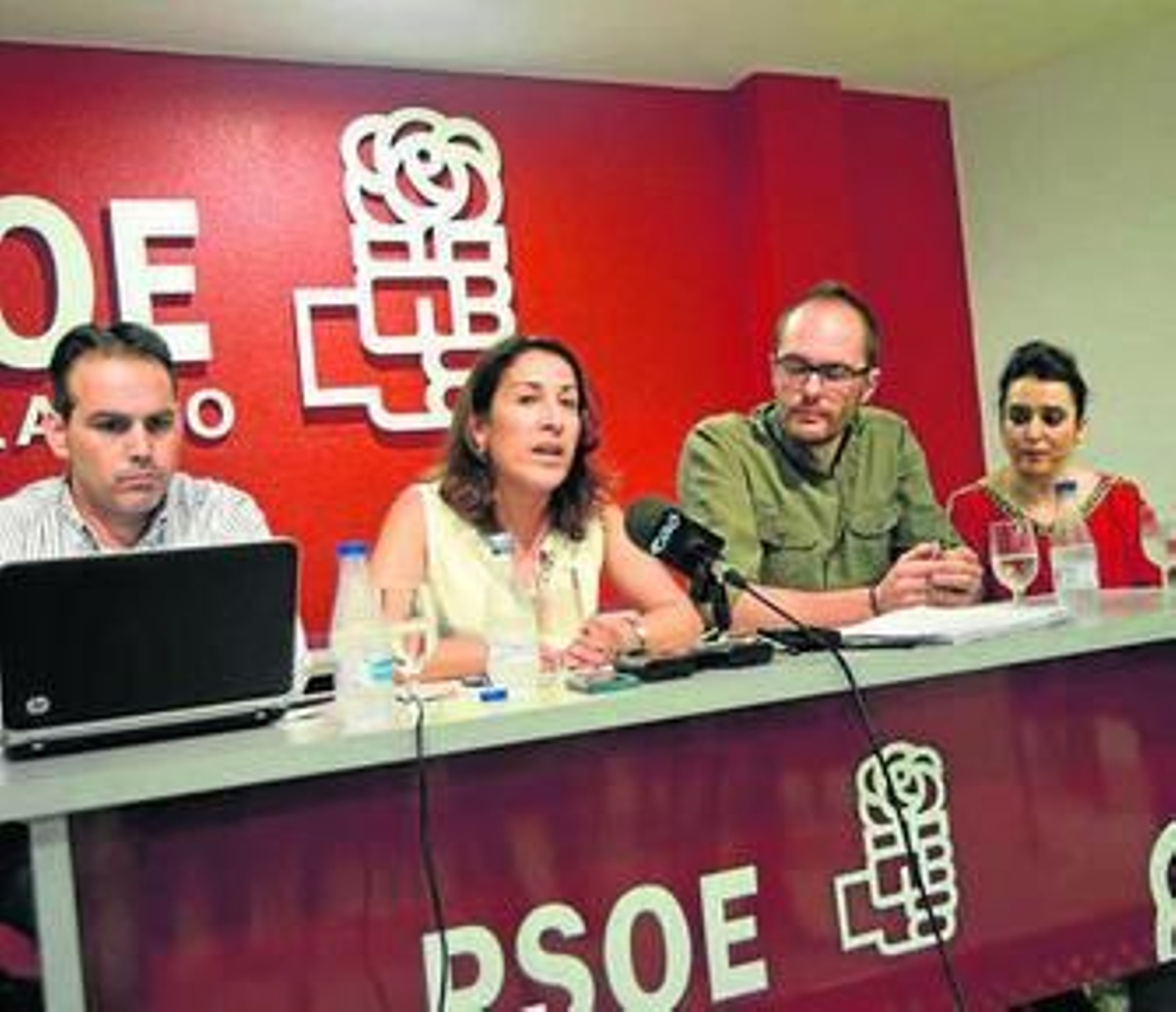 Auxiliadora Pozuelo, con su equipo de concejales electos.