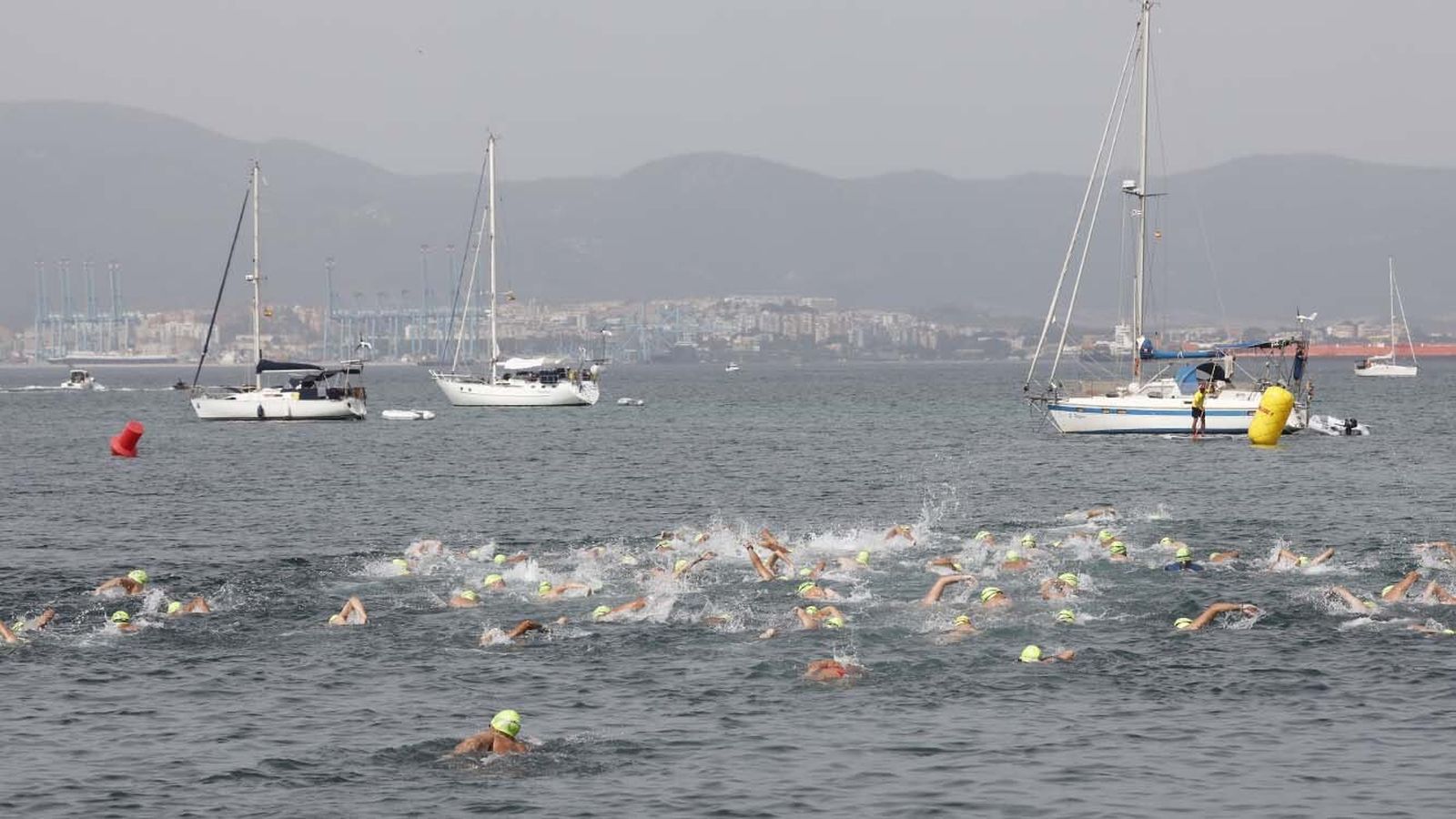 Las fotos de la IX Tragamillas solidaria de la Línea
