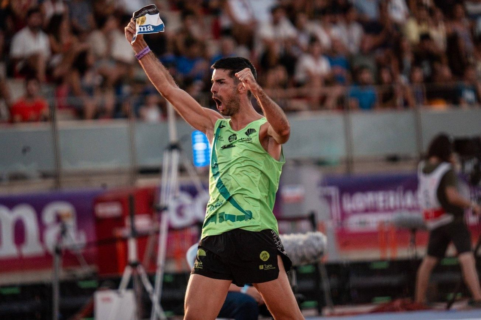 Carlos Rojas, eufórico, tras uno de sus saltos en el pasado Campeonato de España de 2023.