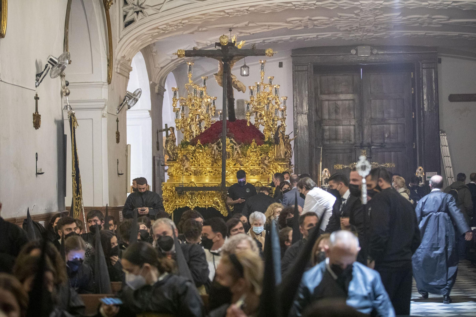 Las imágenes de la cofradía de Vera-Cruz en la Semana Santa de Cádiz 2022
