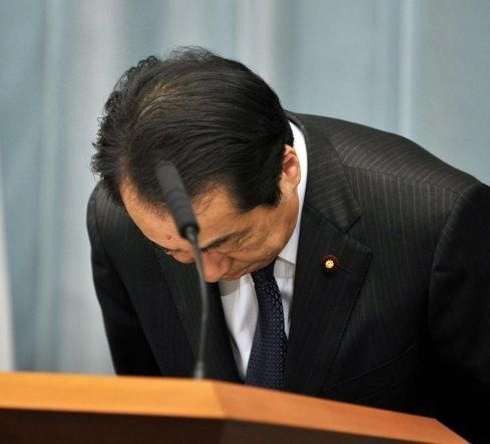 El primer ministro japonés renuncia a su sueldo hasta que se controle la crisis nuclear