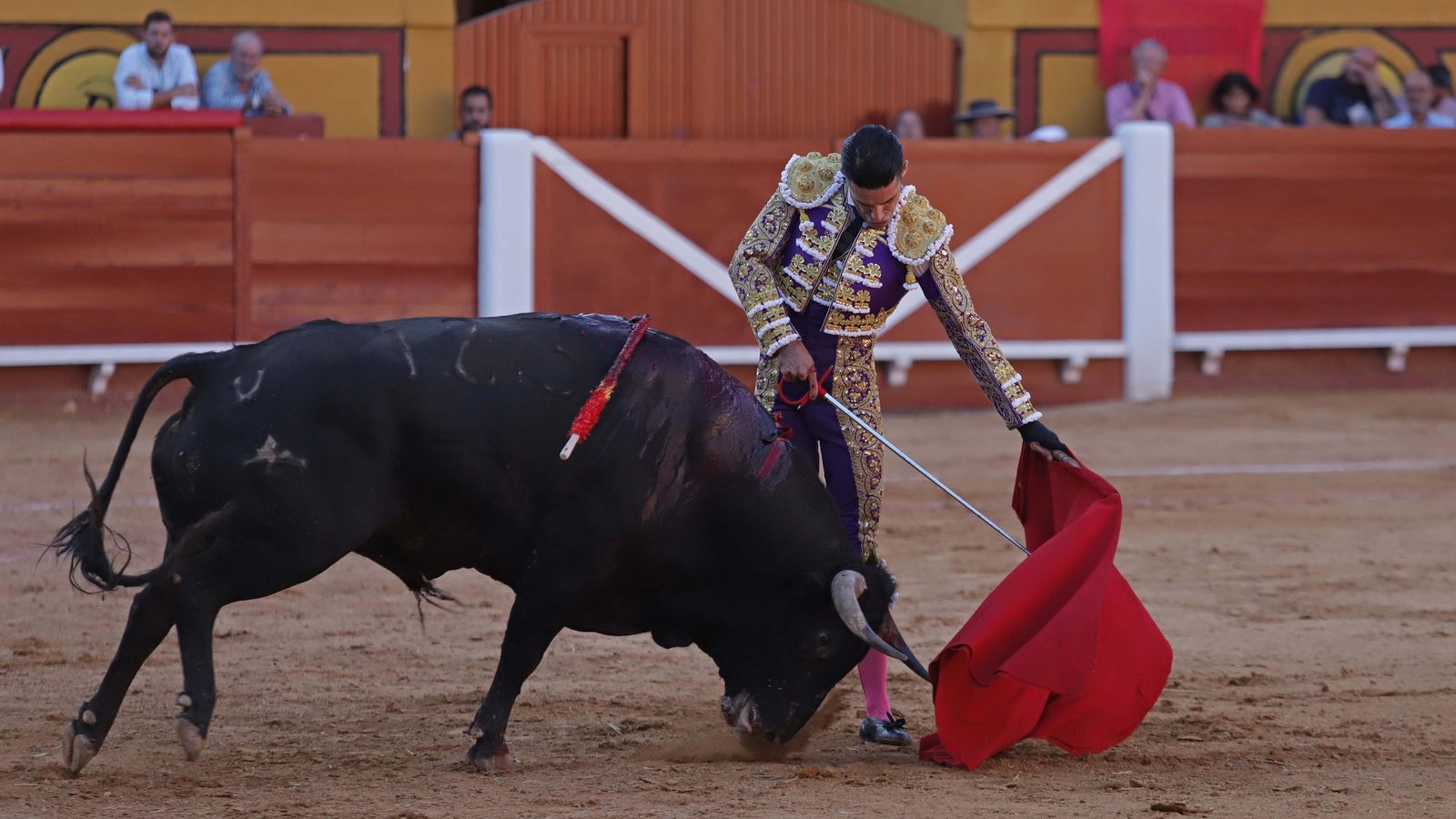 Alejandro Talavante toreando al natural