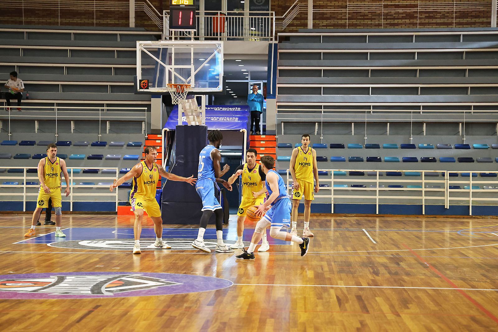 Las imágenes del partido de vuelta entre el Ciudad de Huelvay el Homs UE Mataró