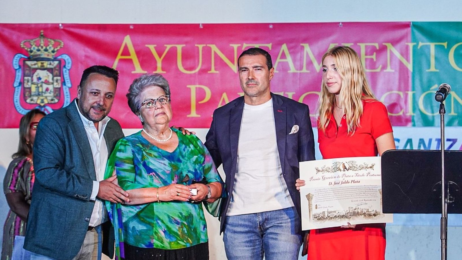 Reconocimiento del Gorrión de Plata a José Jaldo (a título póstumo), entregado a sus familiares.