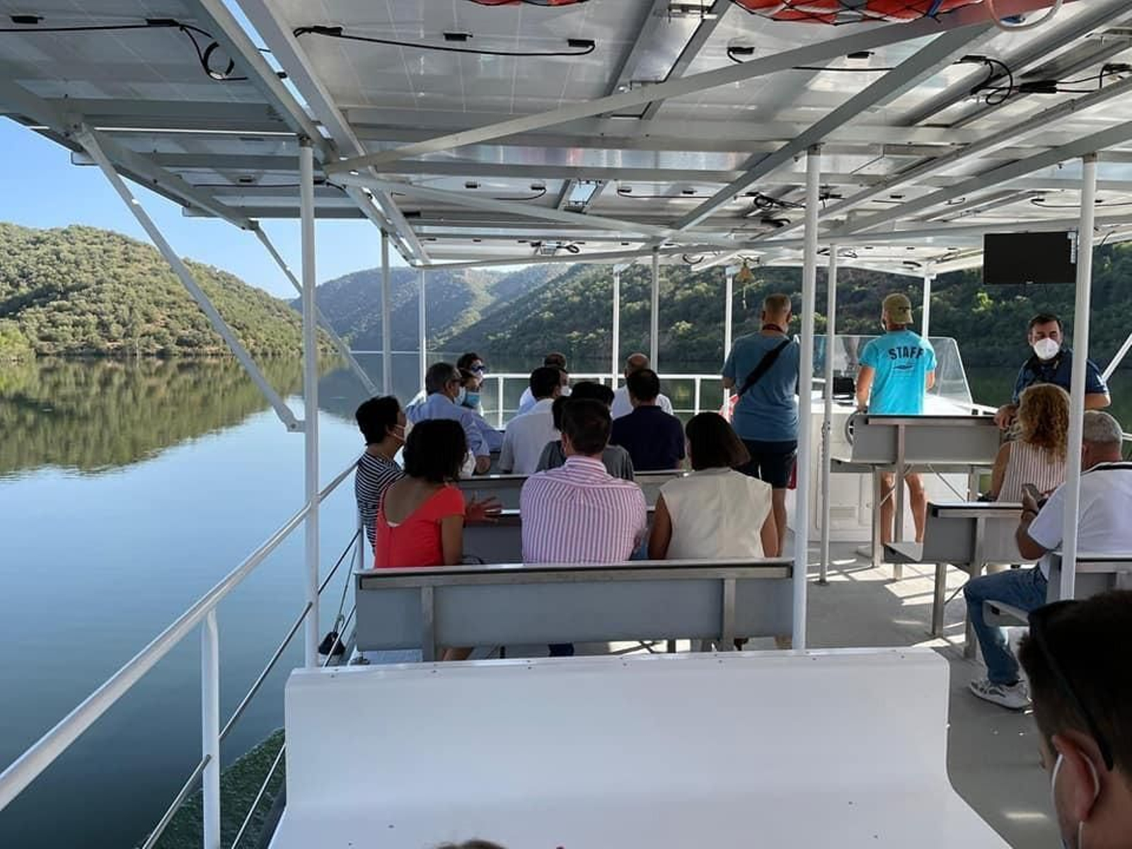 El primer viaje en barco por el Bembézar, en imágenes
