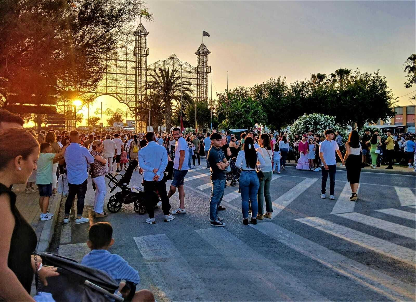 Imágenes de la Feria de Chiclana 2024: alumbrado y las primeras horas de fiesta
