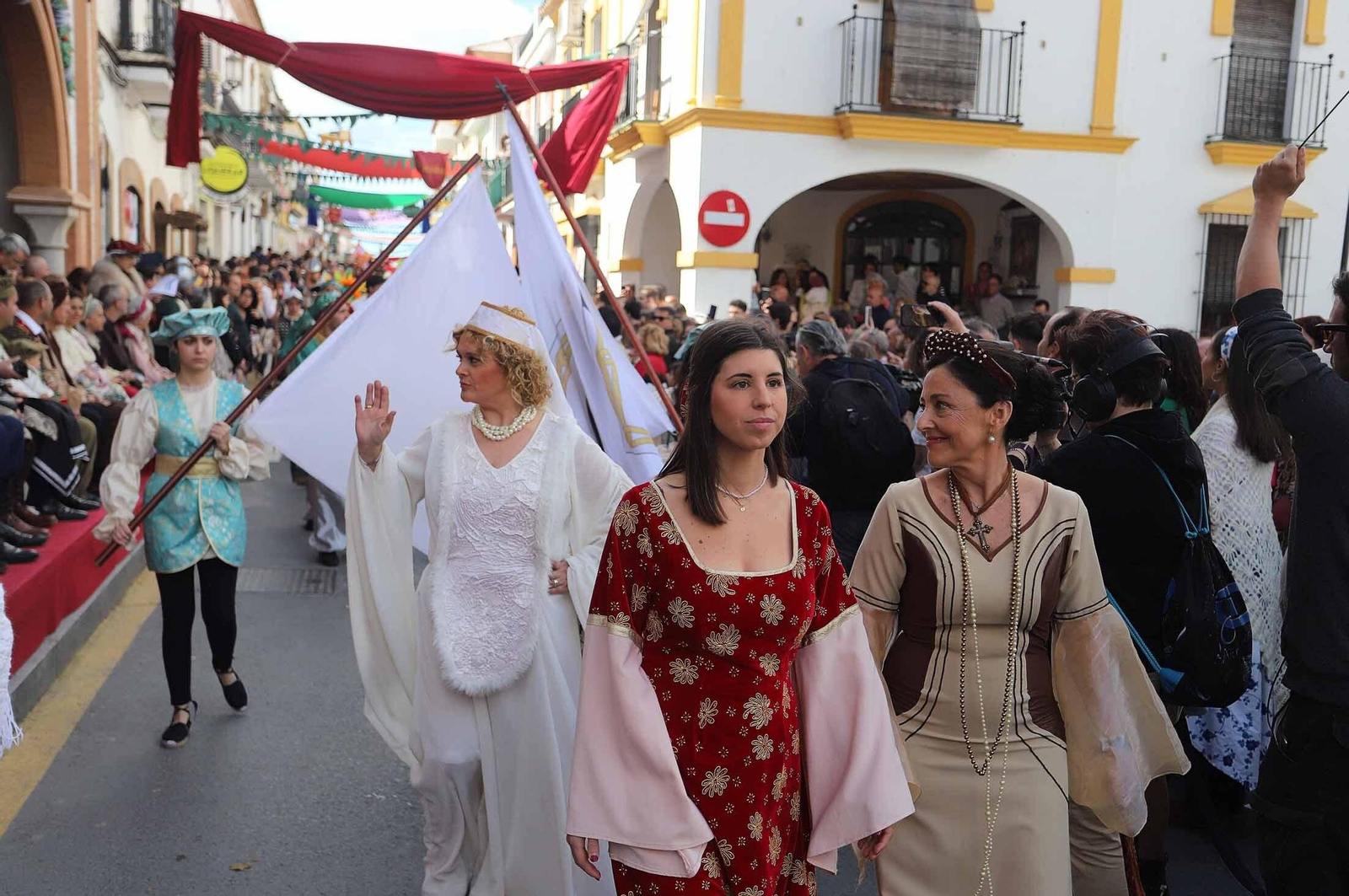 Imágenes del gran ambiente en la Feria Medieval de Palos de la Frontera, Huelva