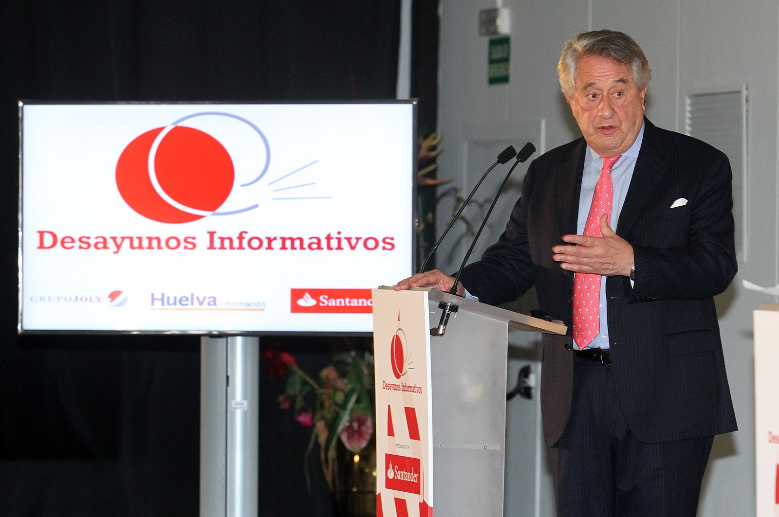 Imágenes del Desayuno Informativo del Grupo Joly con Javier Targhetta