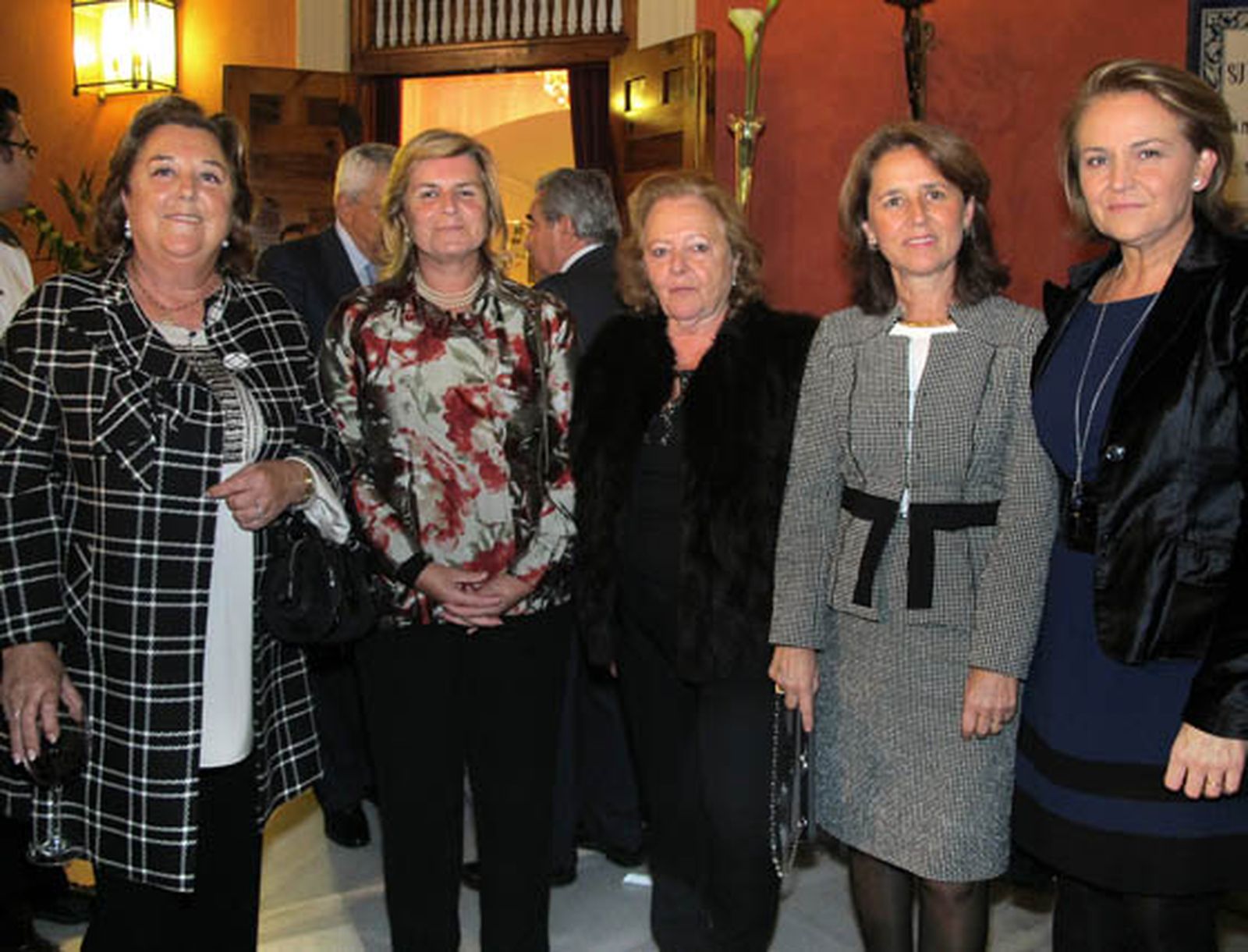 Isabel Villegas, Oliva Luque, Carmen Maldonado, Teresa García, vicerrectora de de Relaciones Institucionales de la Universidad de Sevilla, y Patricia Morón.

Foto: Victoria Ramírez