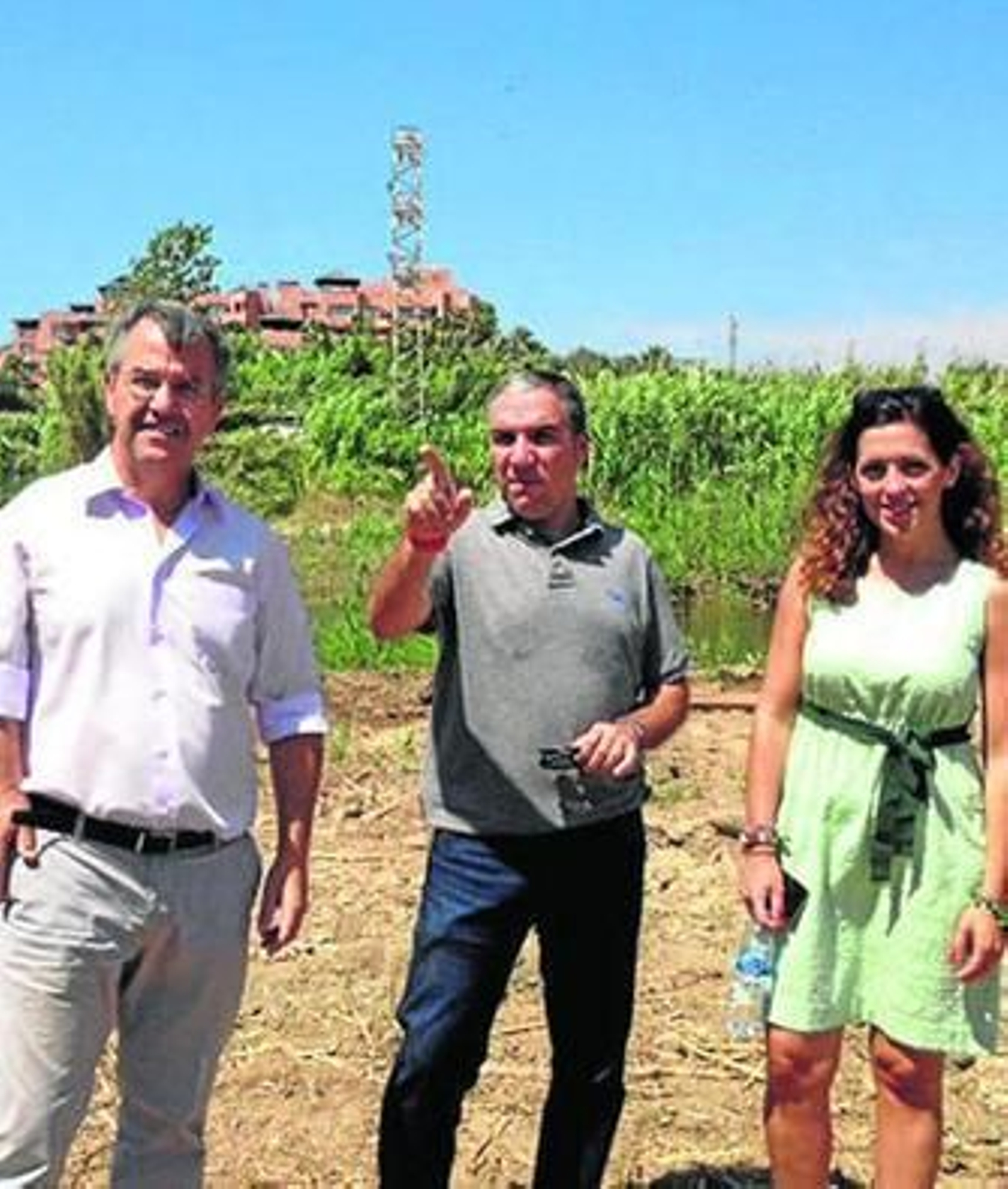 García Urbano, Bendodo y Bravo, ayer, en Estepona.