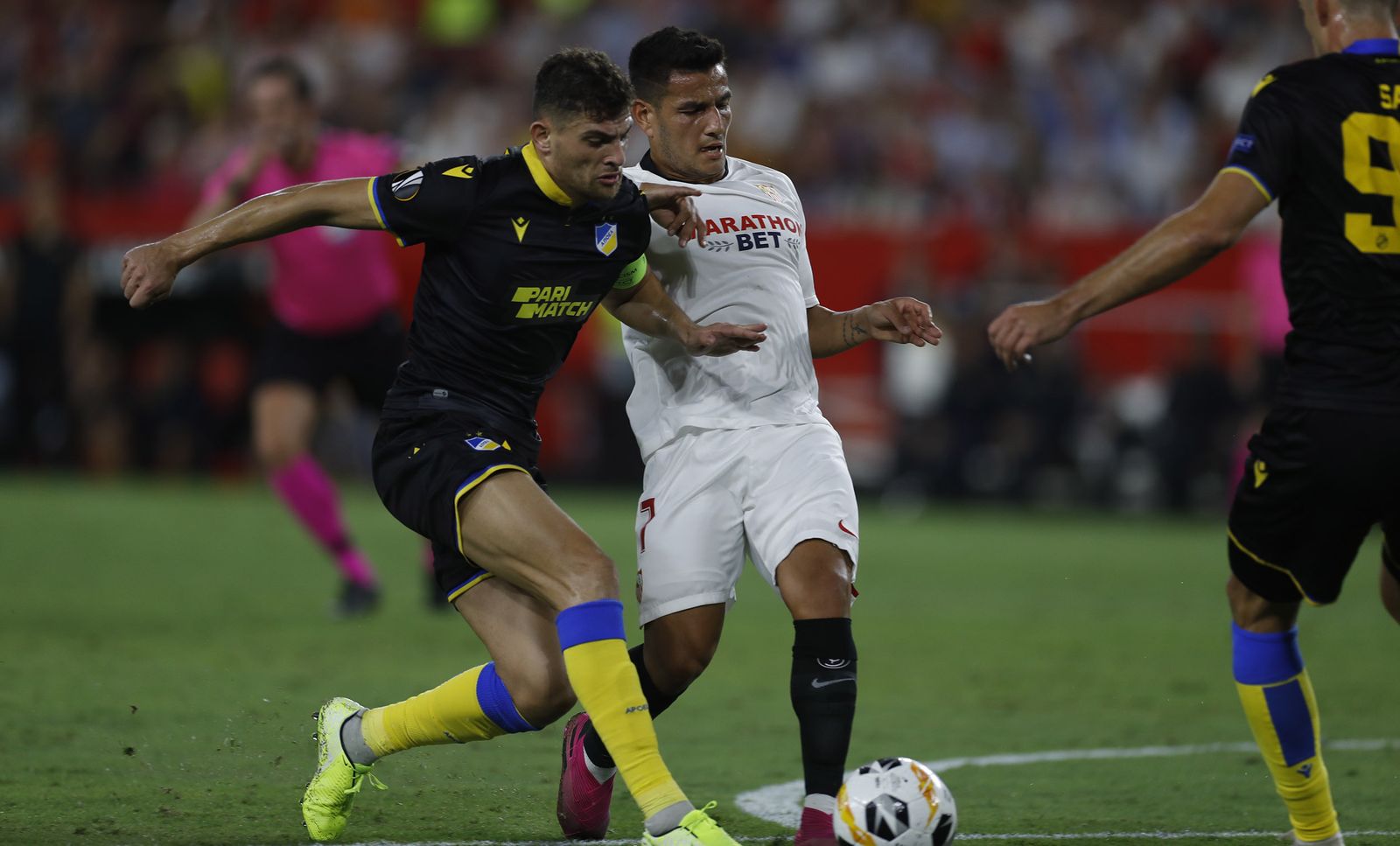 Las fotos del Sevilla-Apoel