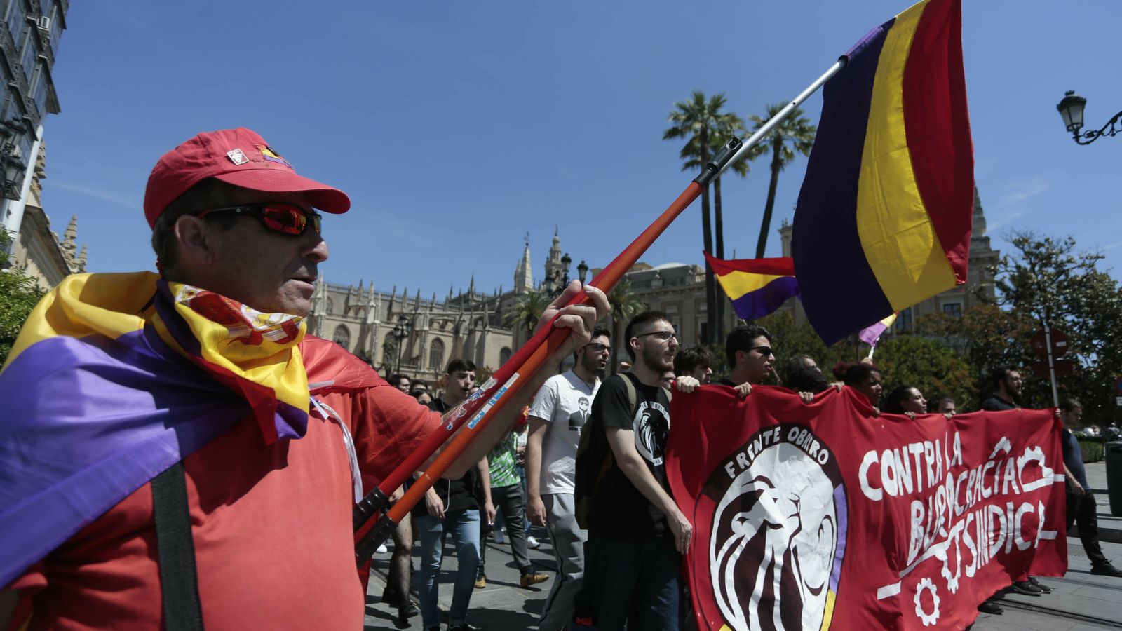 las imágenes de la  manifestación del Primero de Mayo en Sevilla