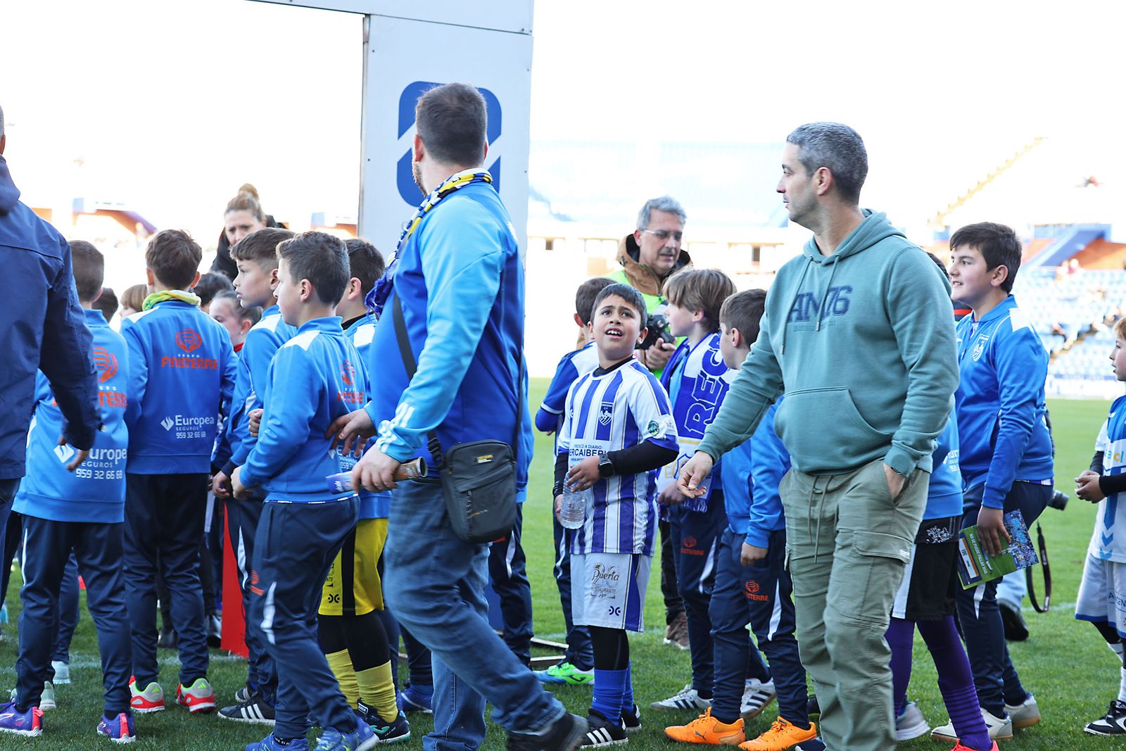Búscate en las gradas del Nuevo Colombino en el Recreativo de Huelva-Atlético Sanluqueño