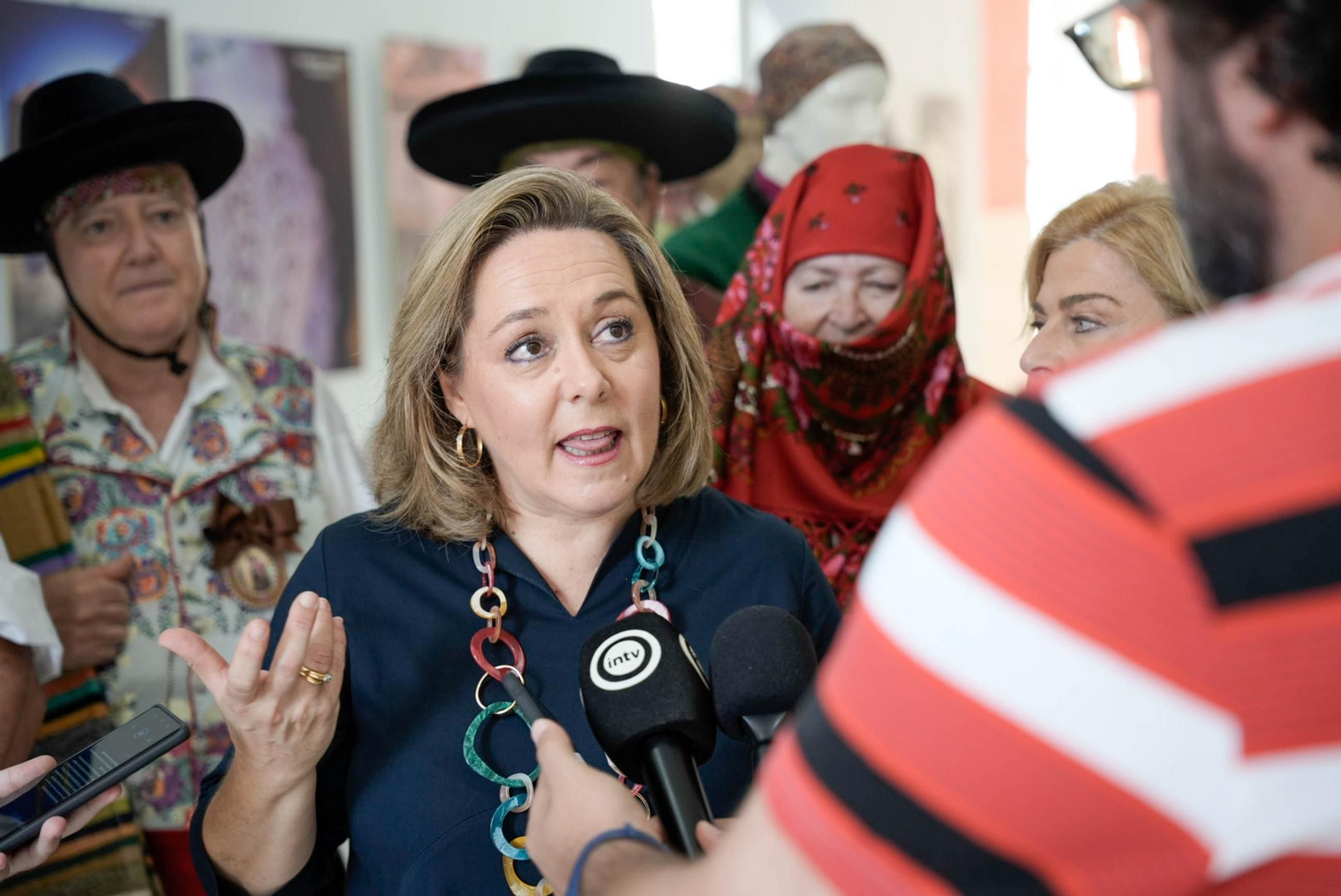 Las mejores imágenes de la exposición "Almería viste de historia su feria"