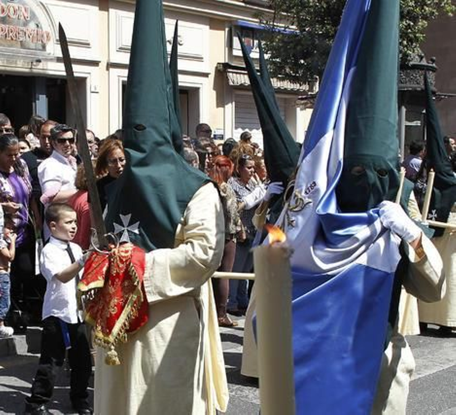 El buen tiempo acompaña a las procesiones en este primer día de Semana Santa

Foto: Sergio Camacho